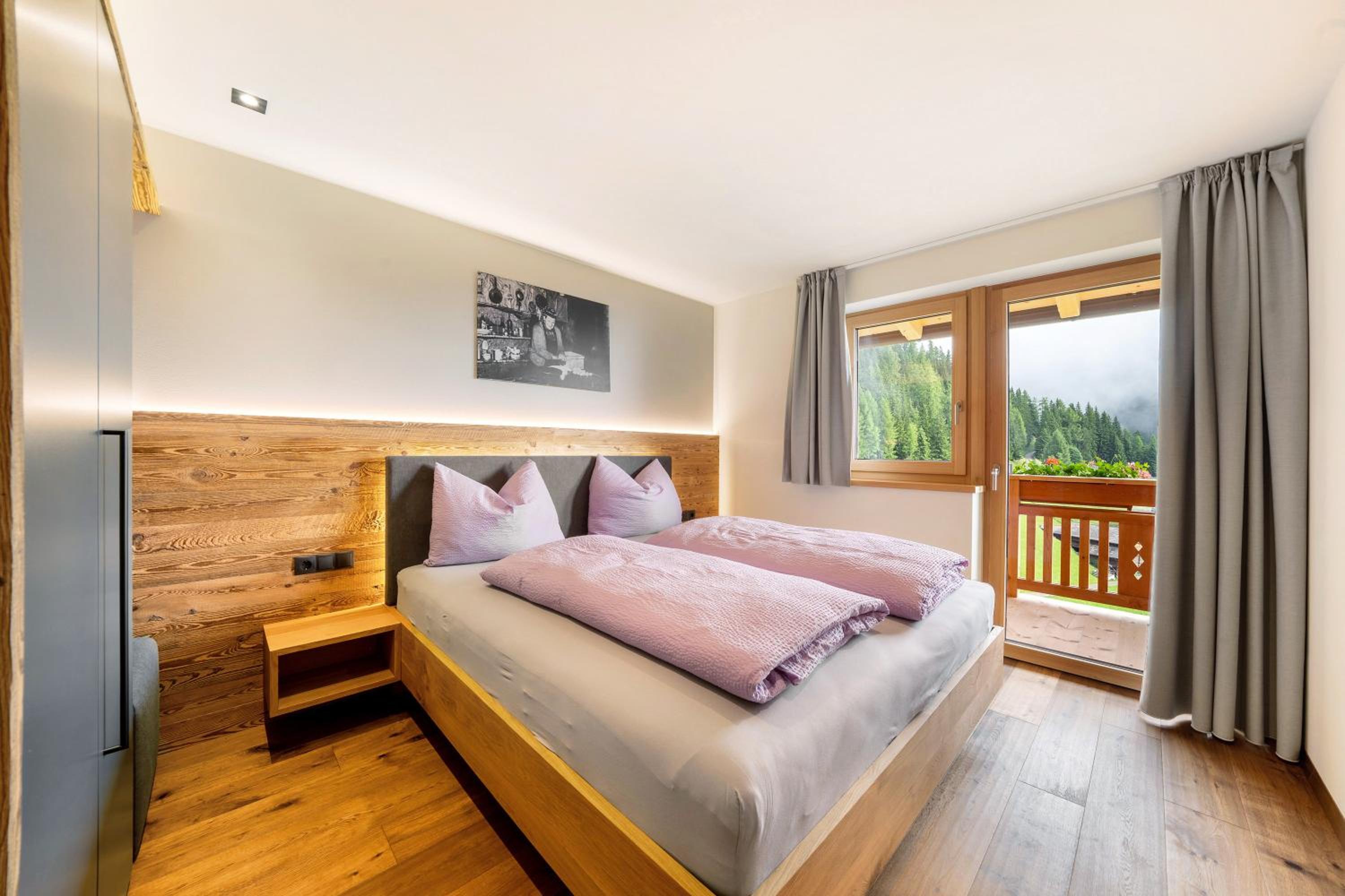Two-Bedroom Deluxe Apartment with Garden View