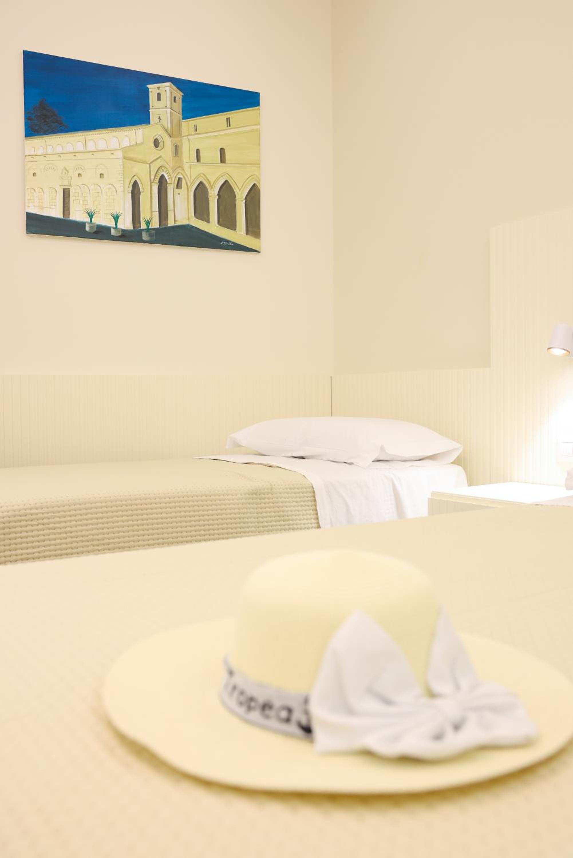 Deluxe Double Room with Balcony photo 1
