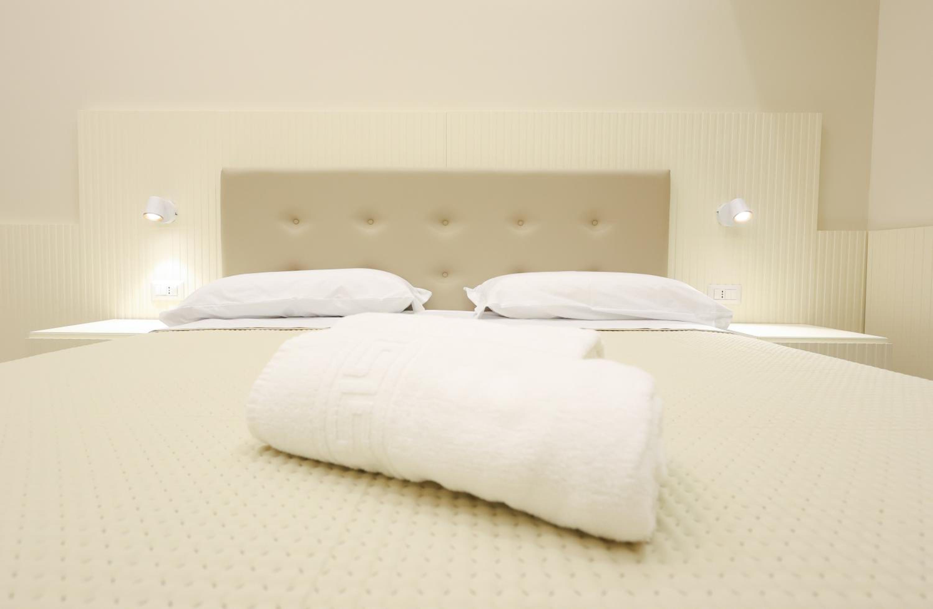 Deluxe King Room photo 2