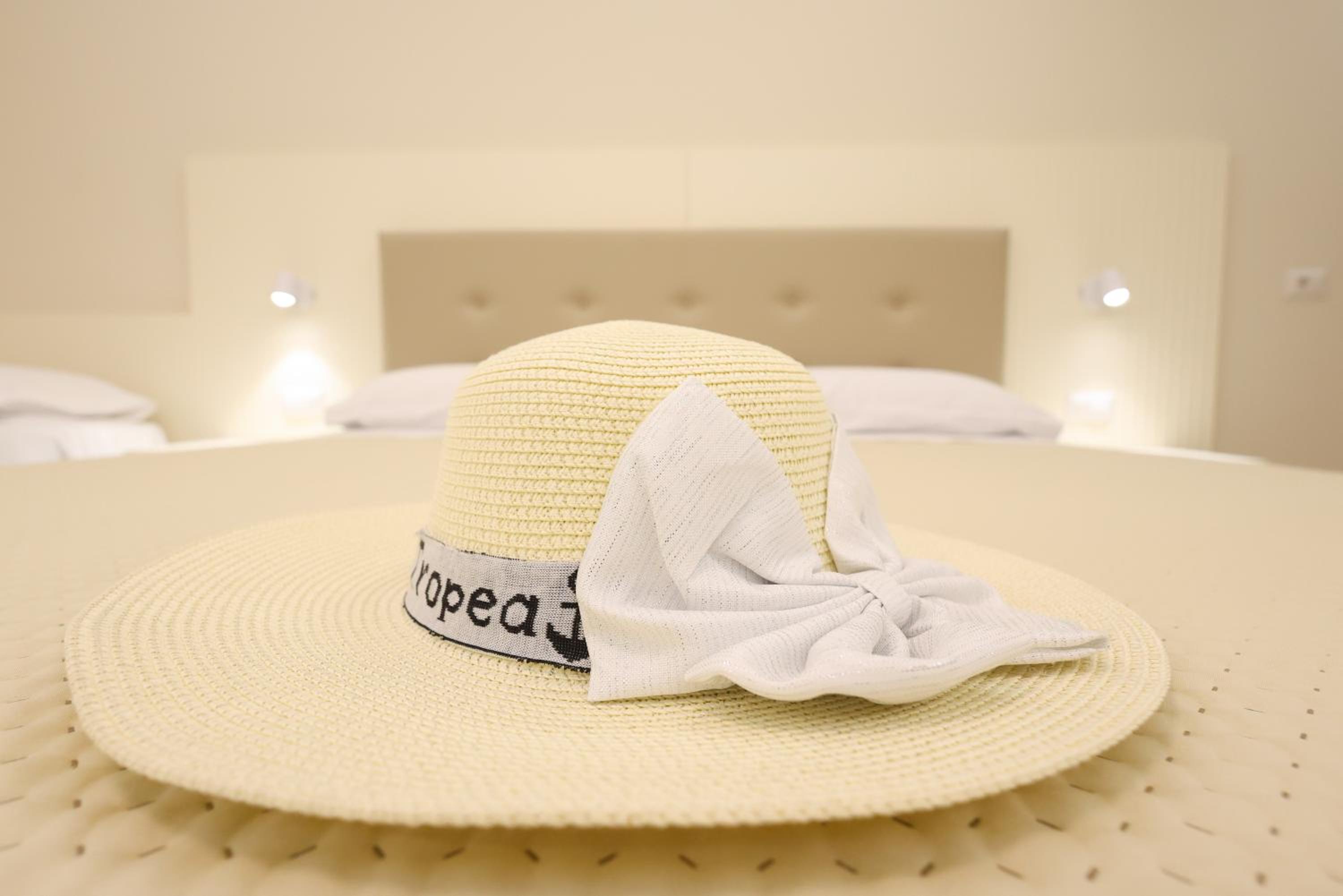 Deluxe Double Room with Balcony photo 3