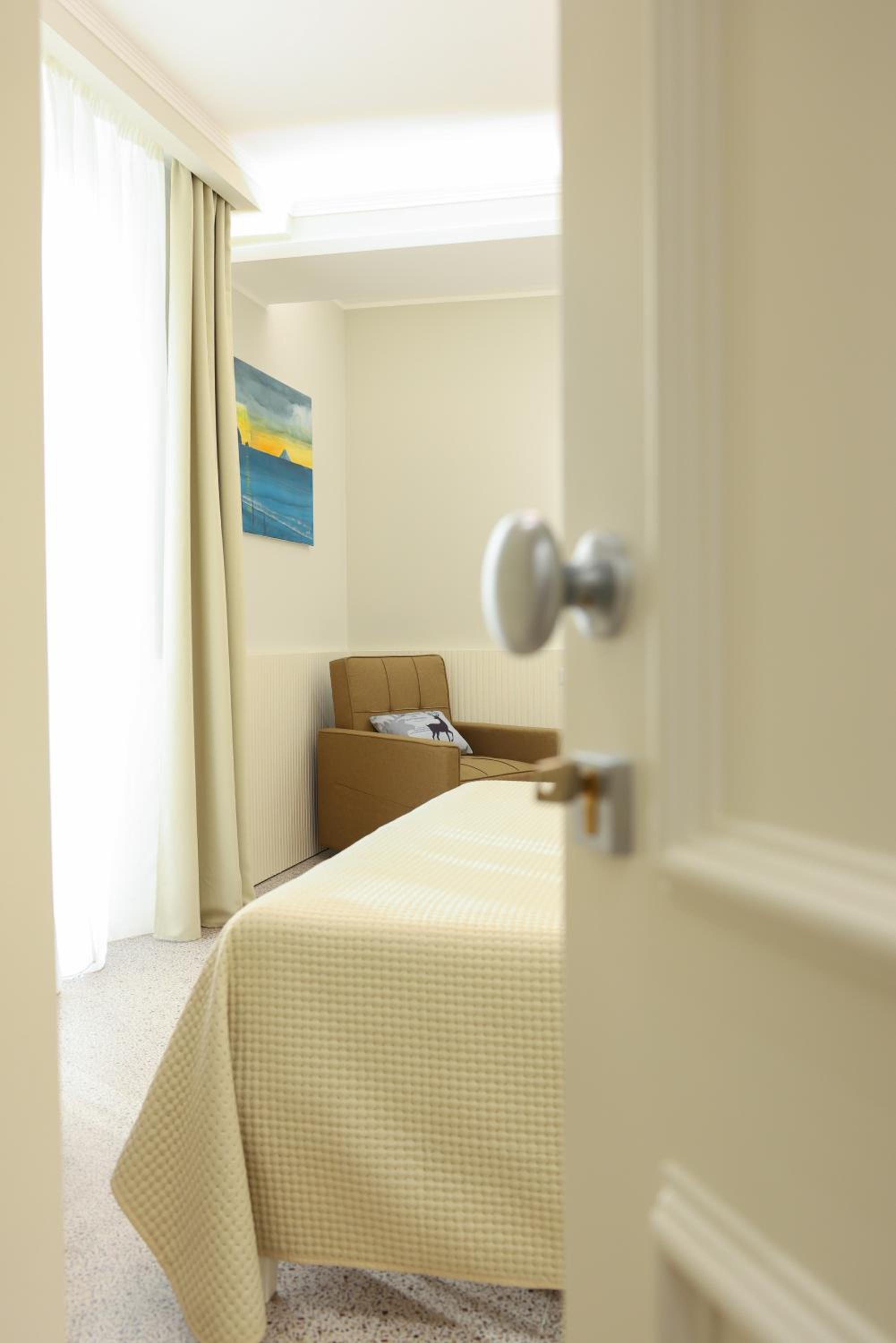Deluxe Triple Room photo 3
