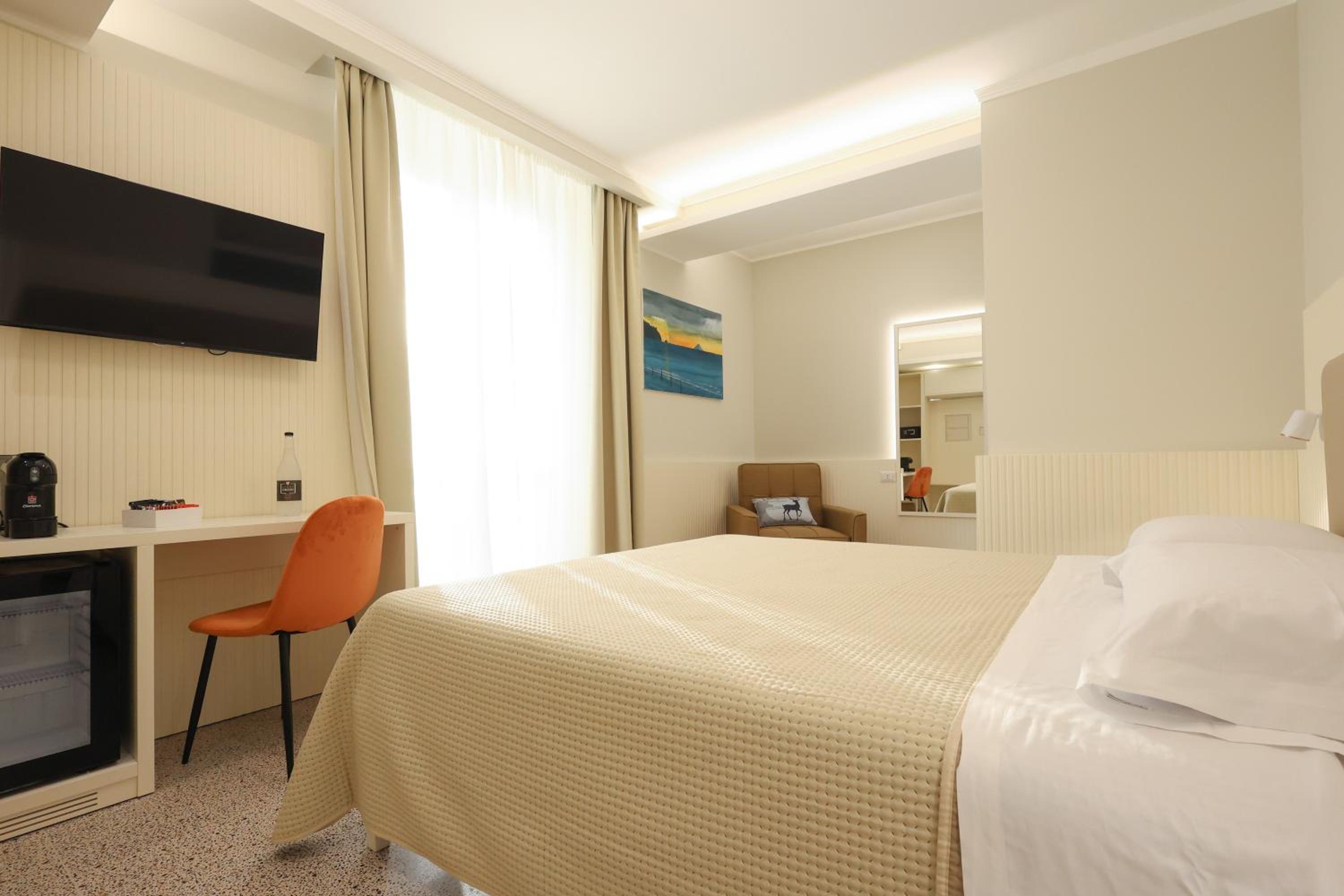 Deluxe Triple Room photo 2