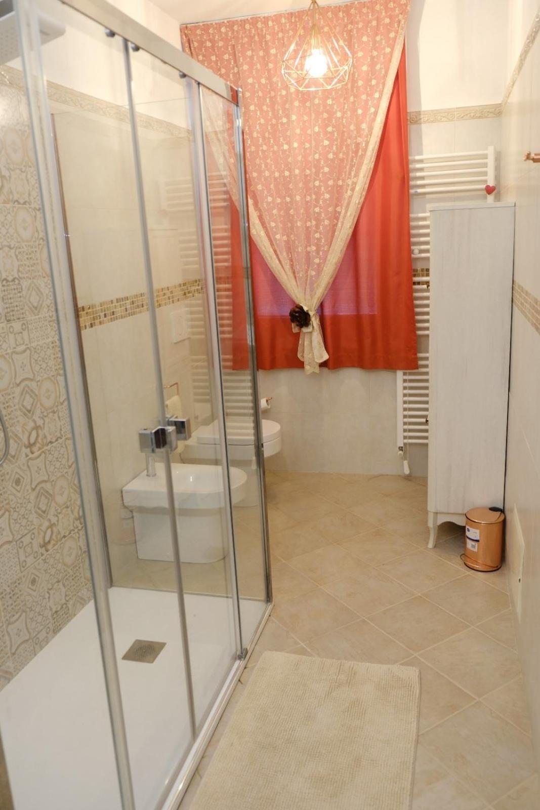 One-Bedroom Apartment with Pool View photo 2