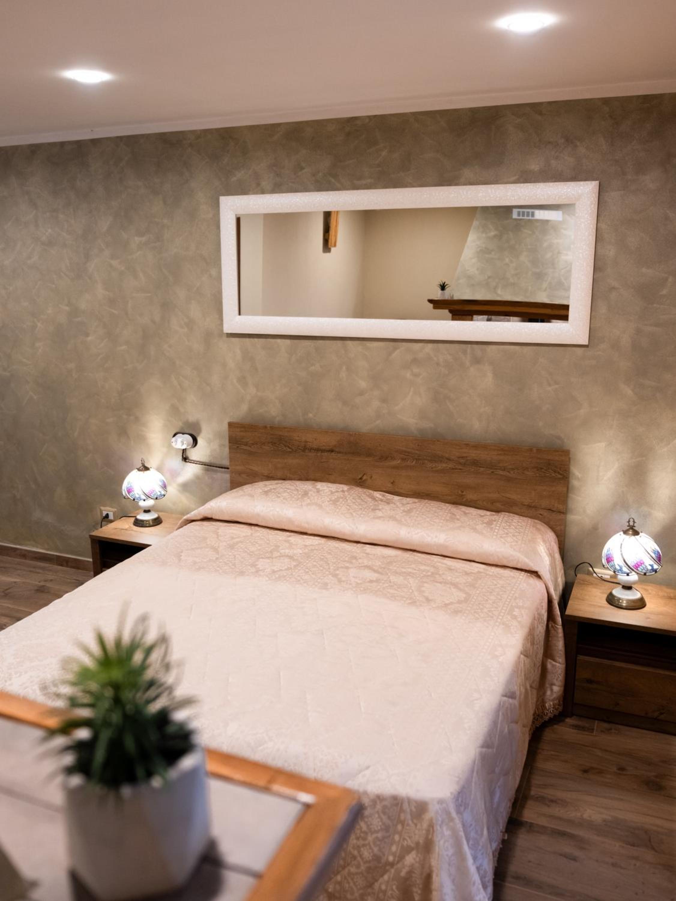 Standard King Room photo 1