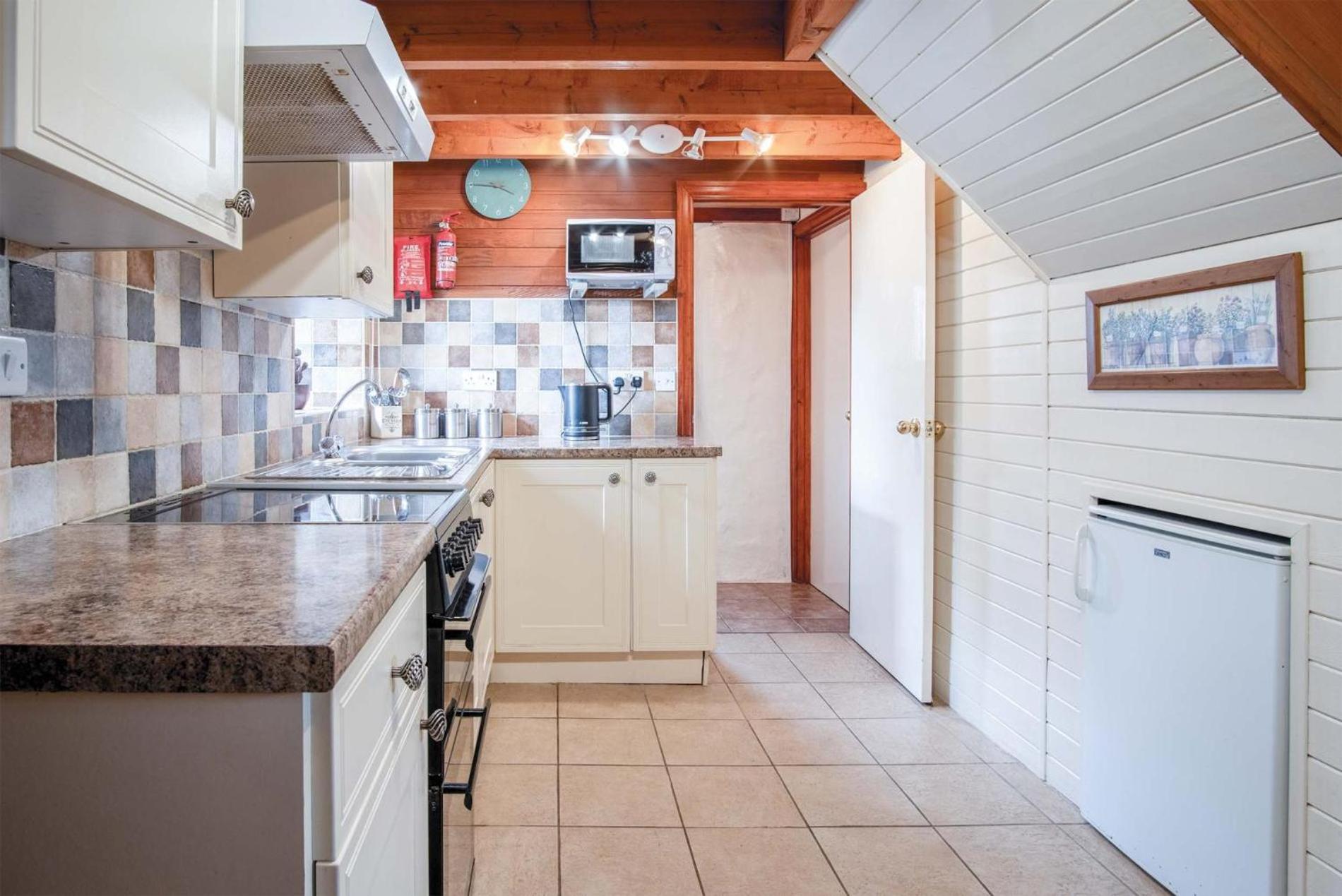 Two-Bedroom House photo 2