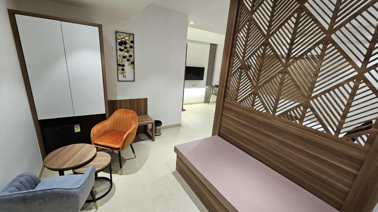 Suite - Photo 3