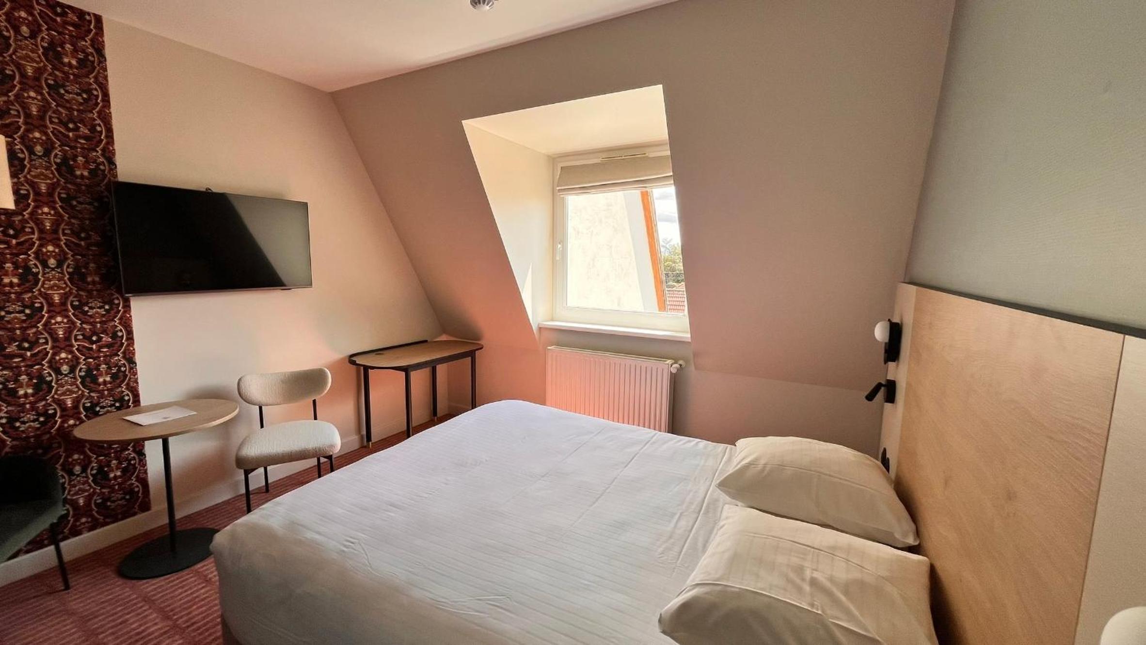 Classic Double Room - Photo 9