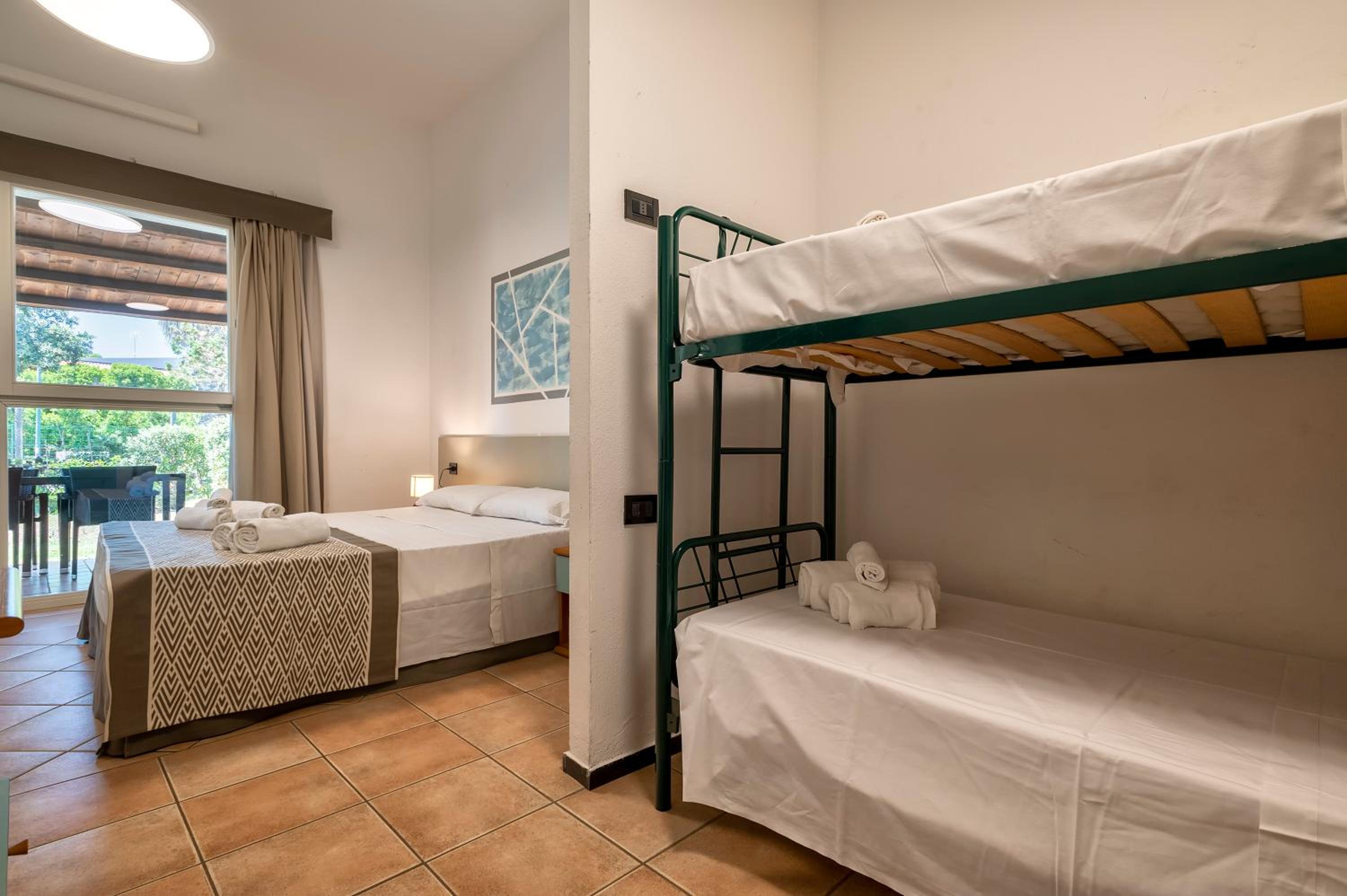 Studio with Garden (4 Adults)