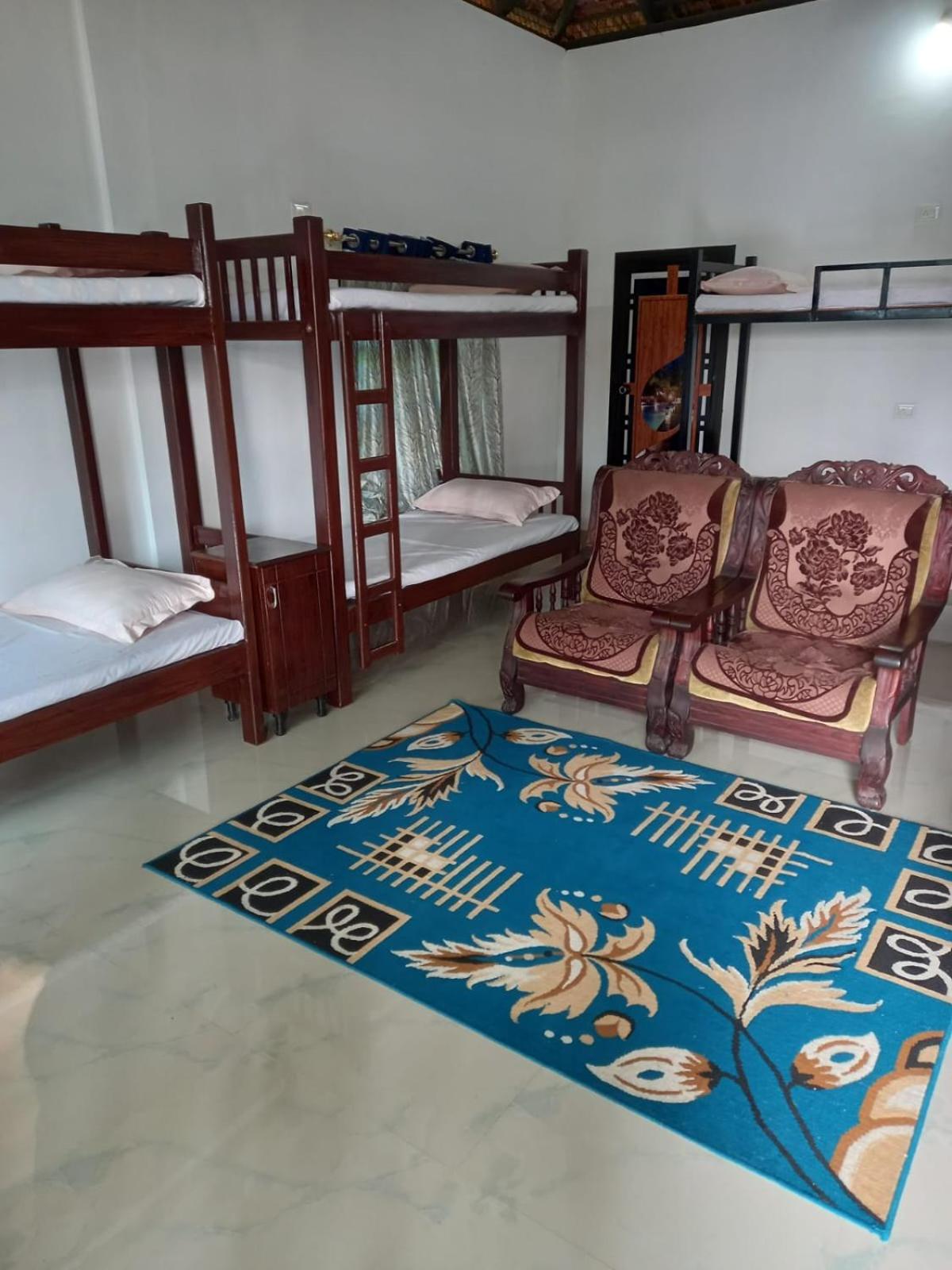 10-Bed Mixed Dormitory Room