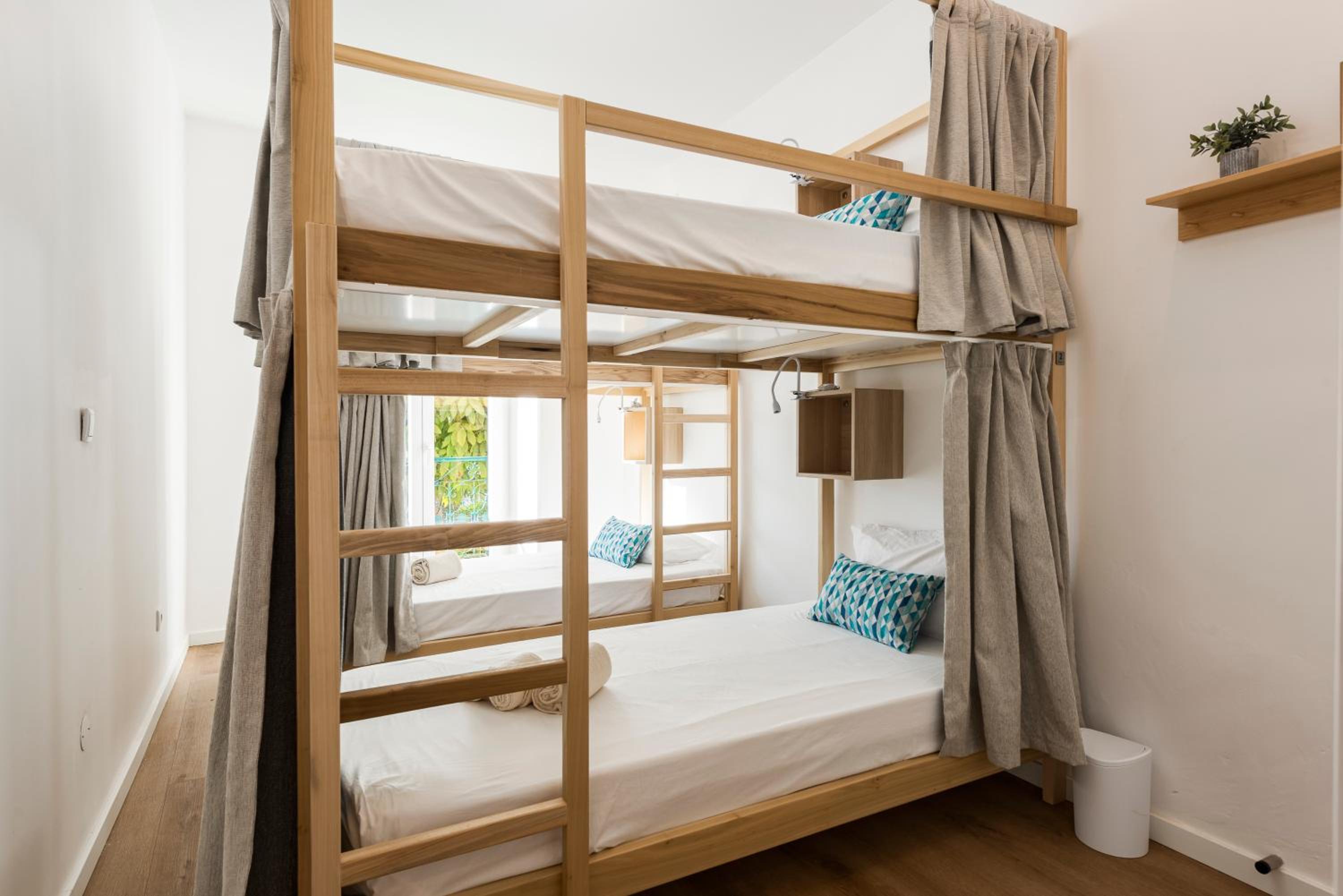 Bed in 4-Bed Mixed Dormitory Room photo 1
