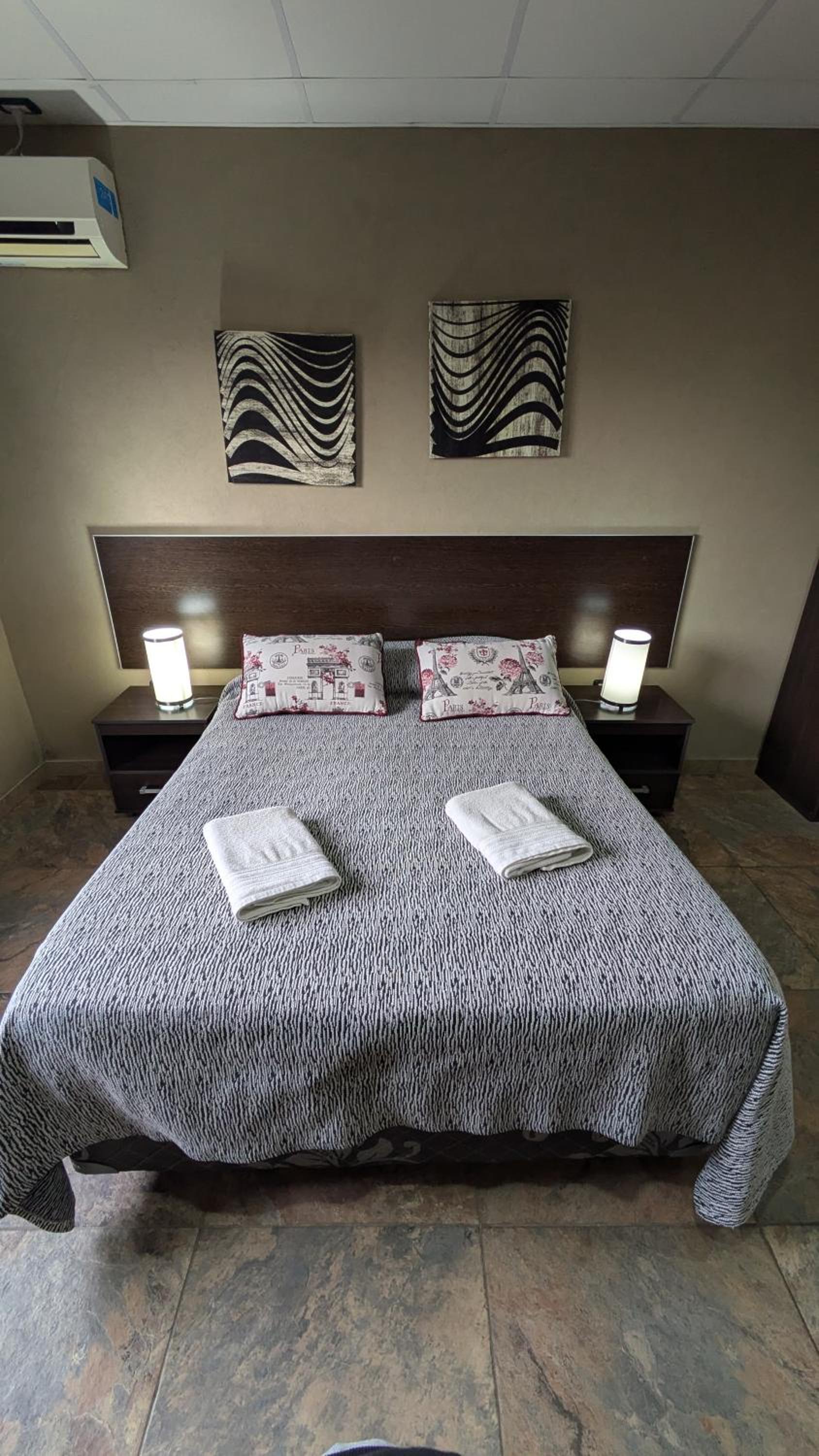 Single Room with Private Bathroom photo 2