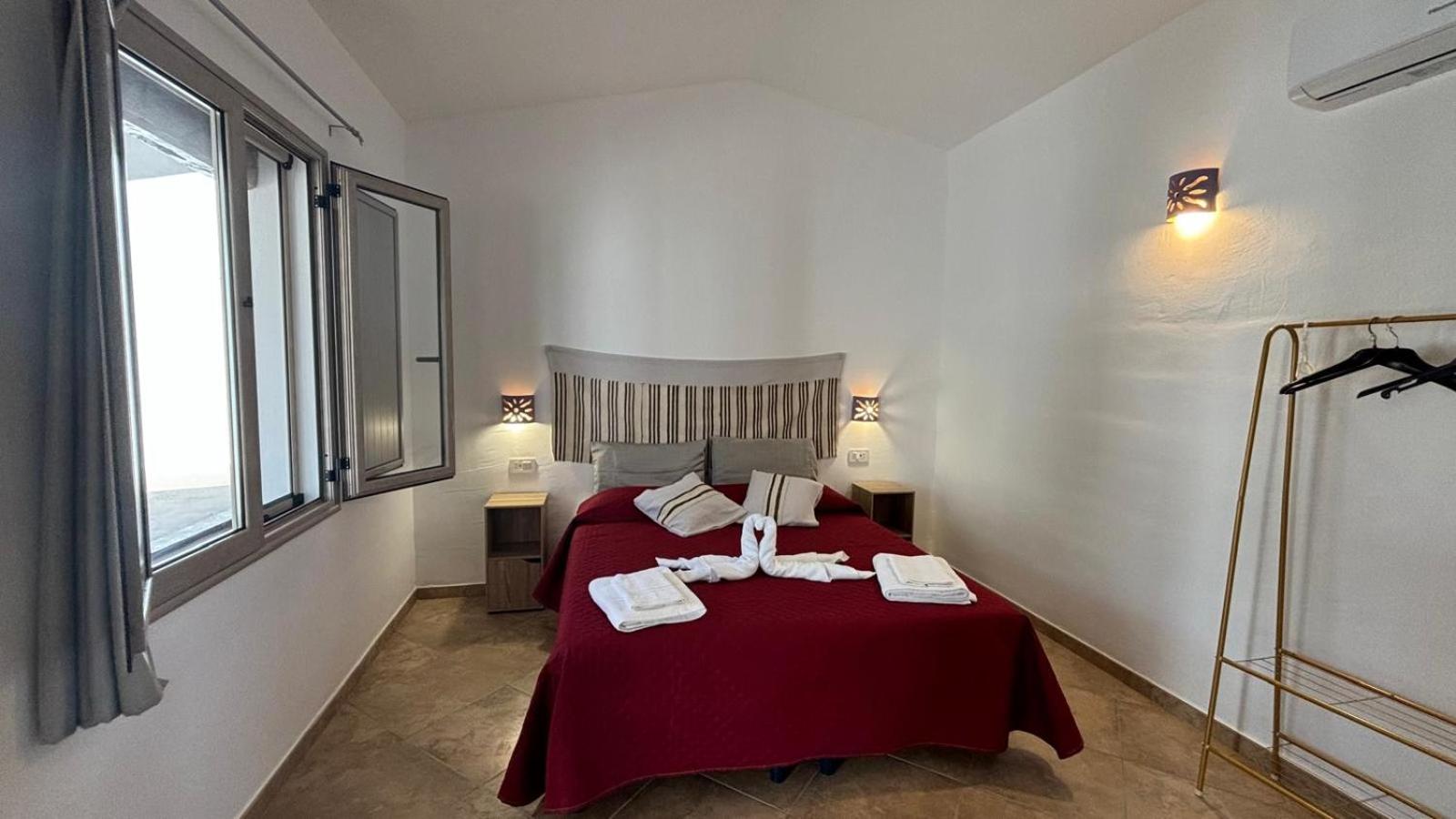 Large Double or Twin Room photo 1