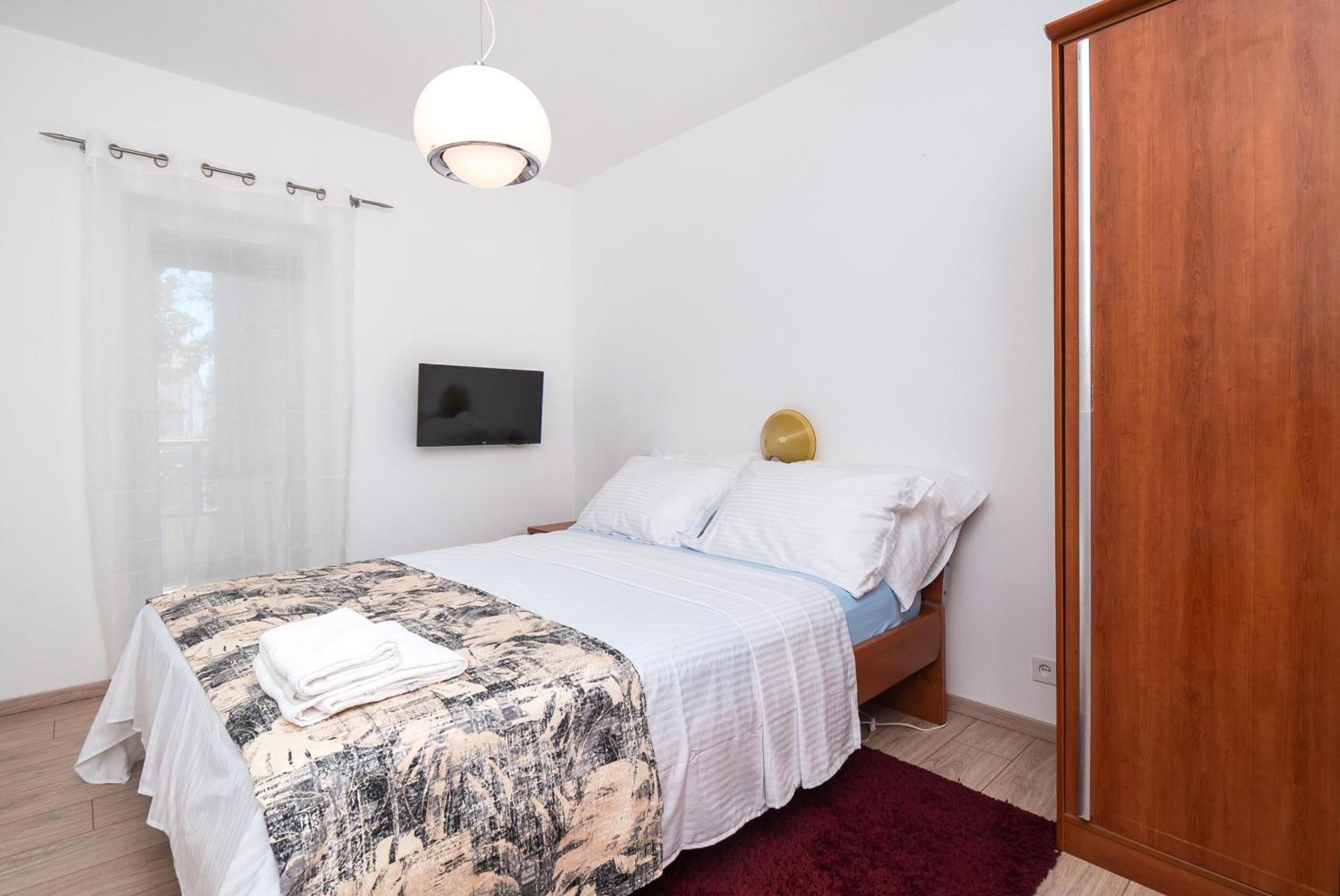 One-Bedroom Apartment with Balcony