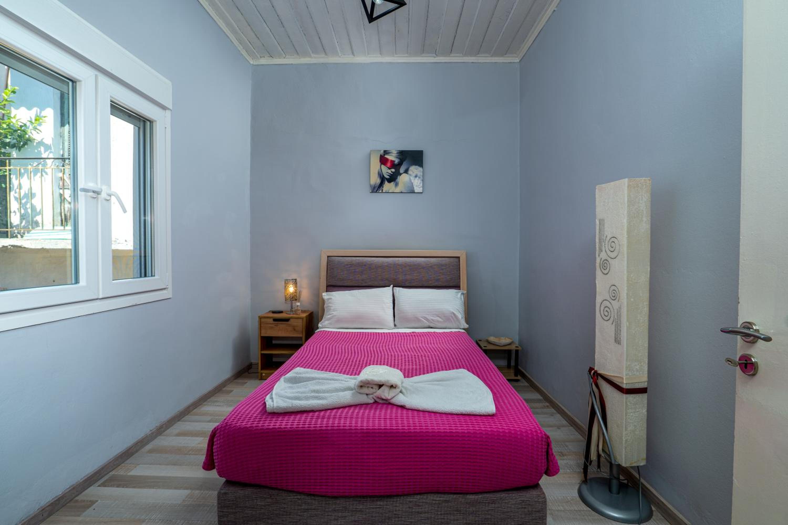 One-Bedroom House photo 2