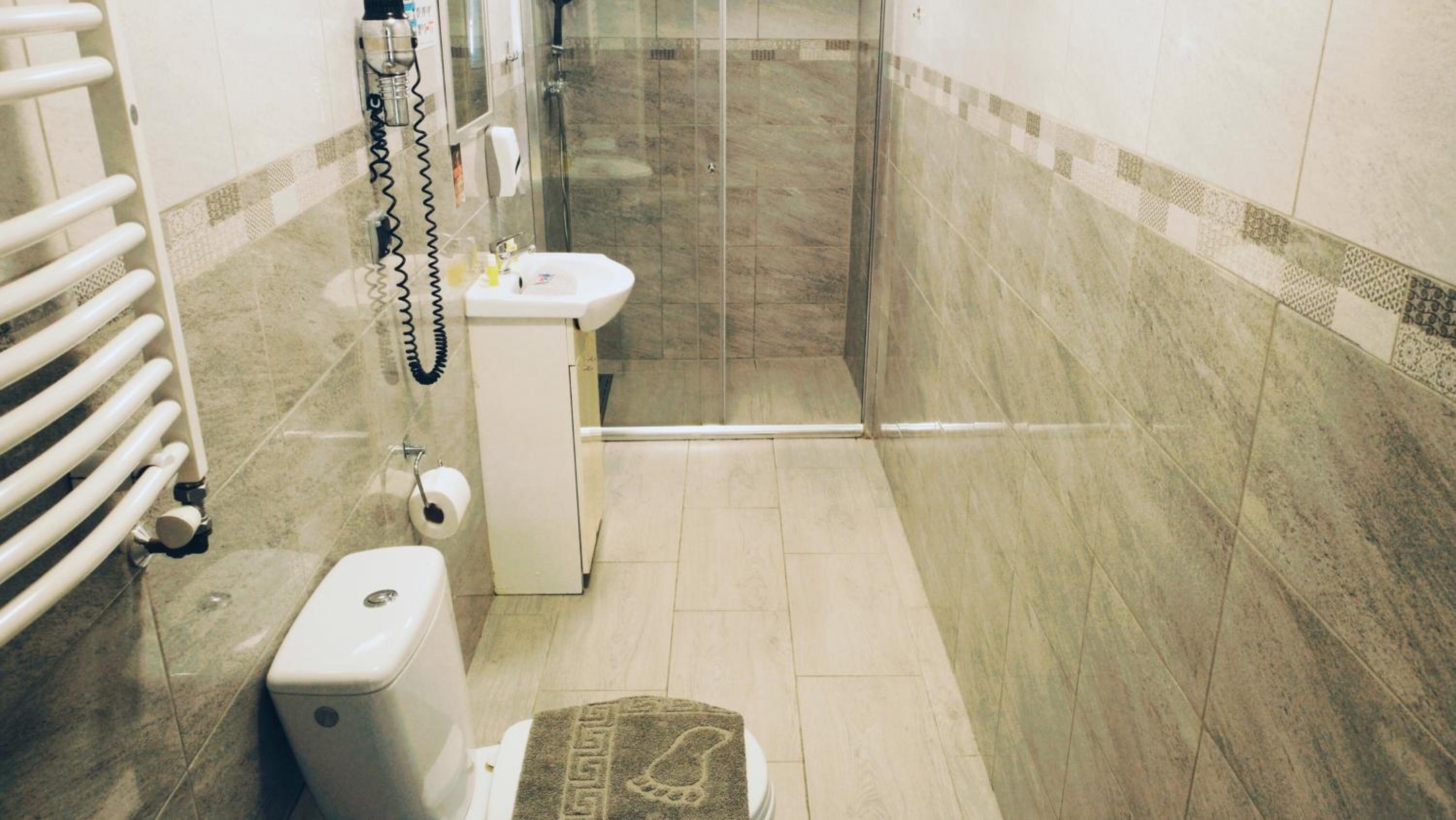 Quadruple Room with Private Bathroom photo 2
