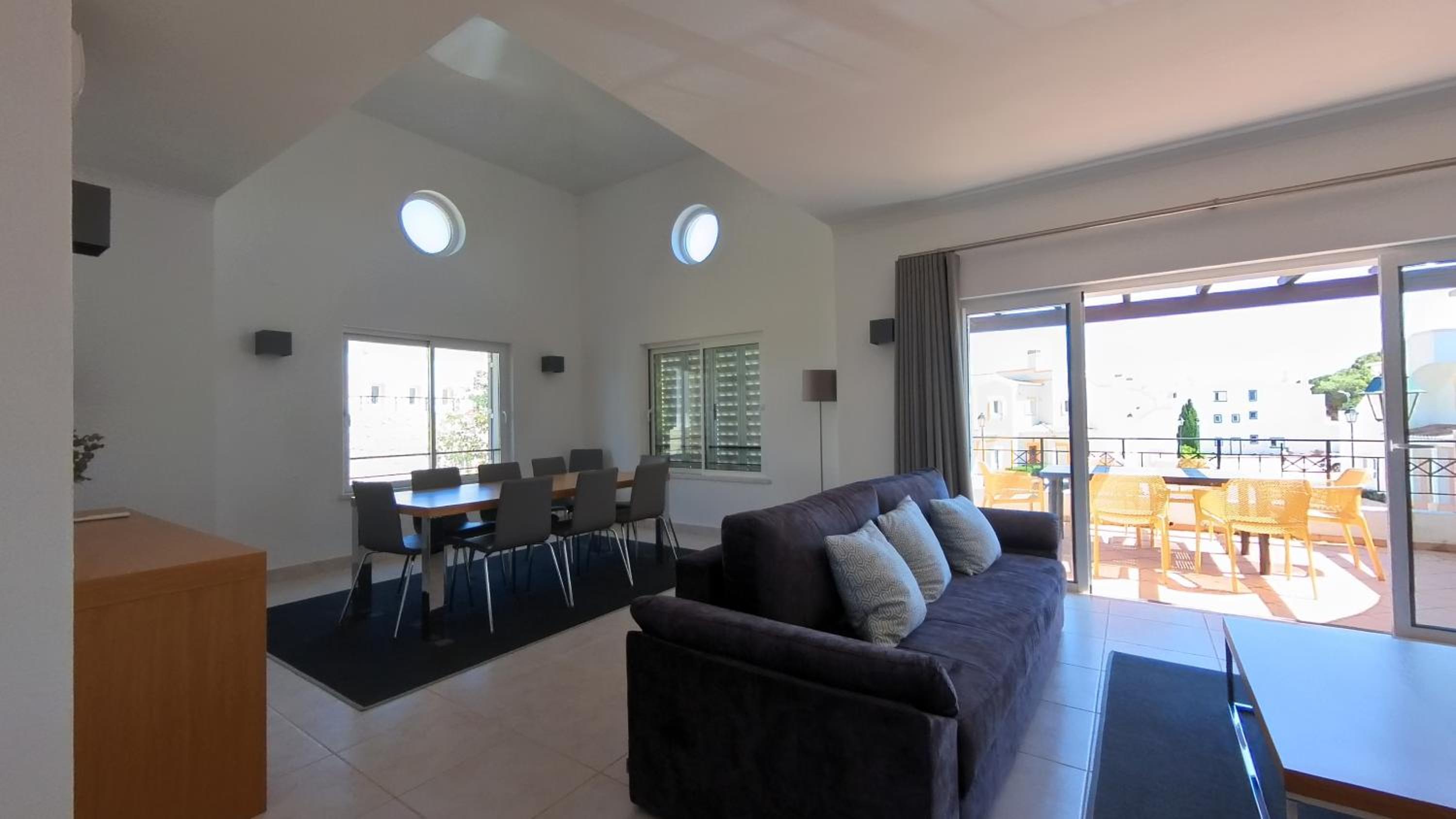 Three-Bedroom Apartment with Park View photo 3