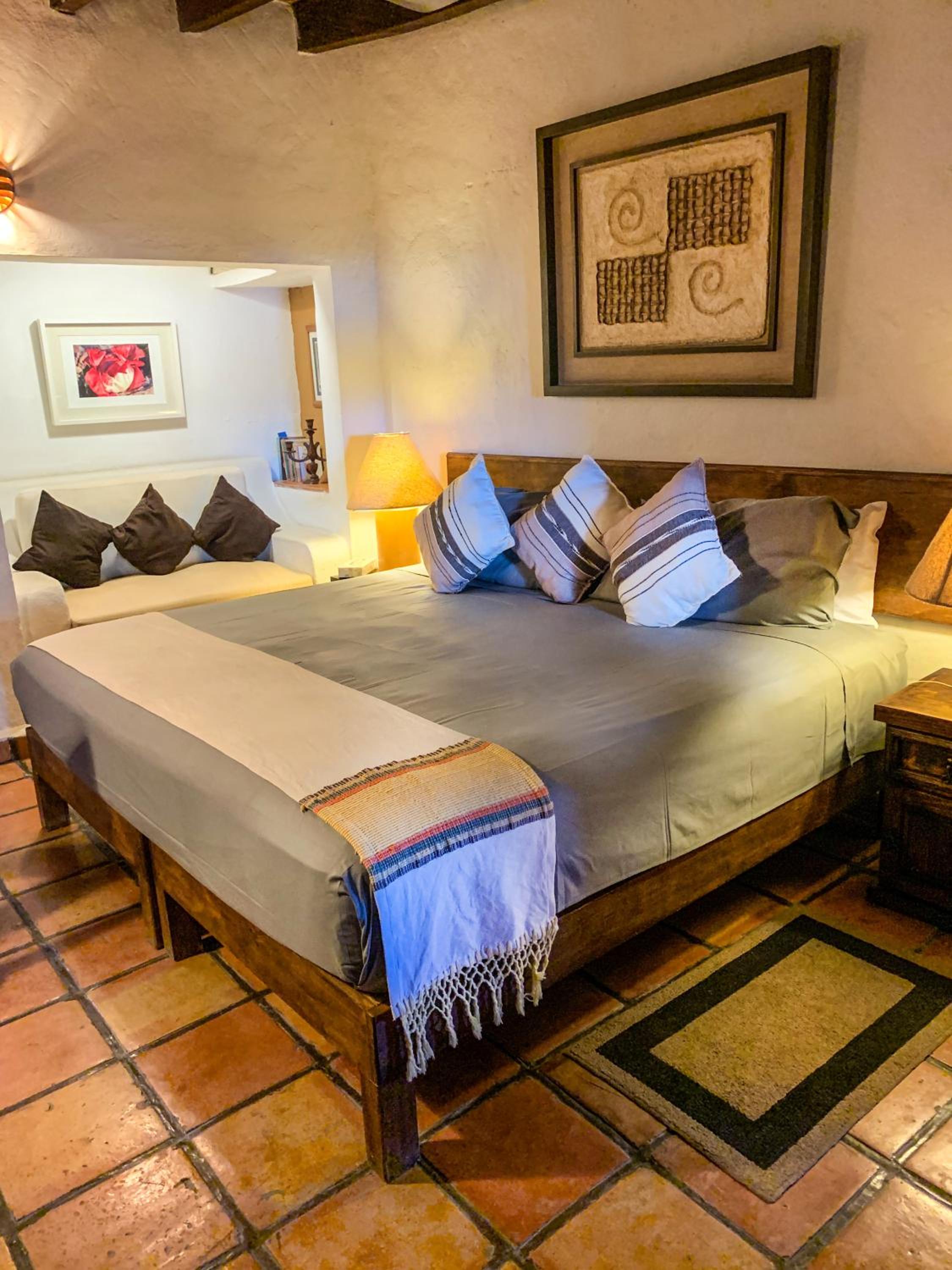 Deluxe King Room - Photo 5