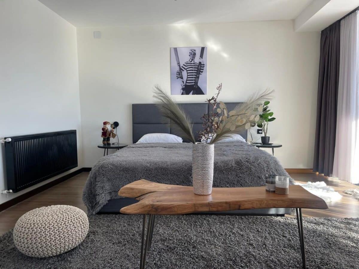 Apartment photo 2