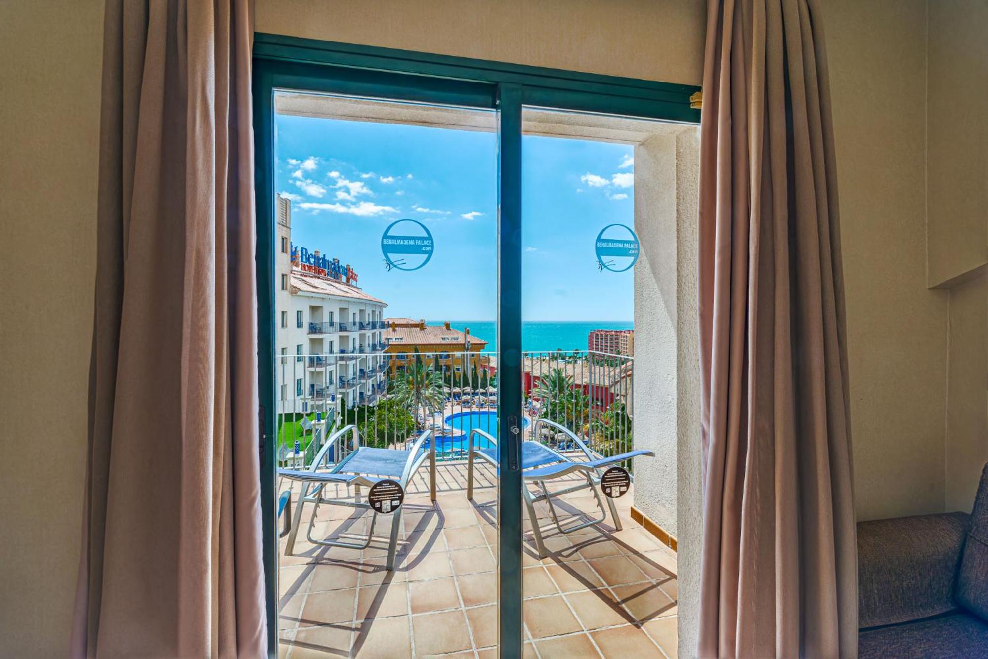 One bedroom apartment Pool view (2 adults + 1 child) - Photo 16