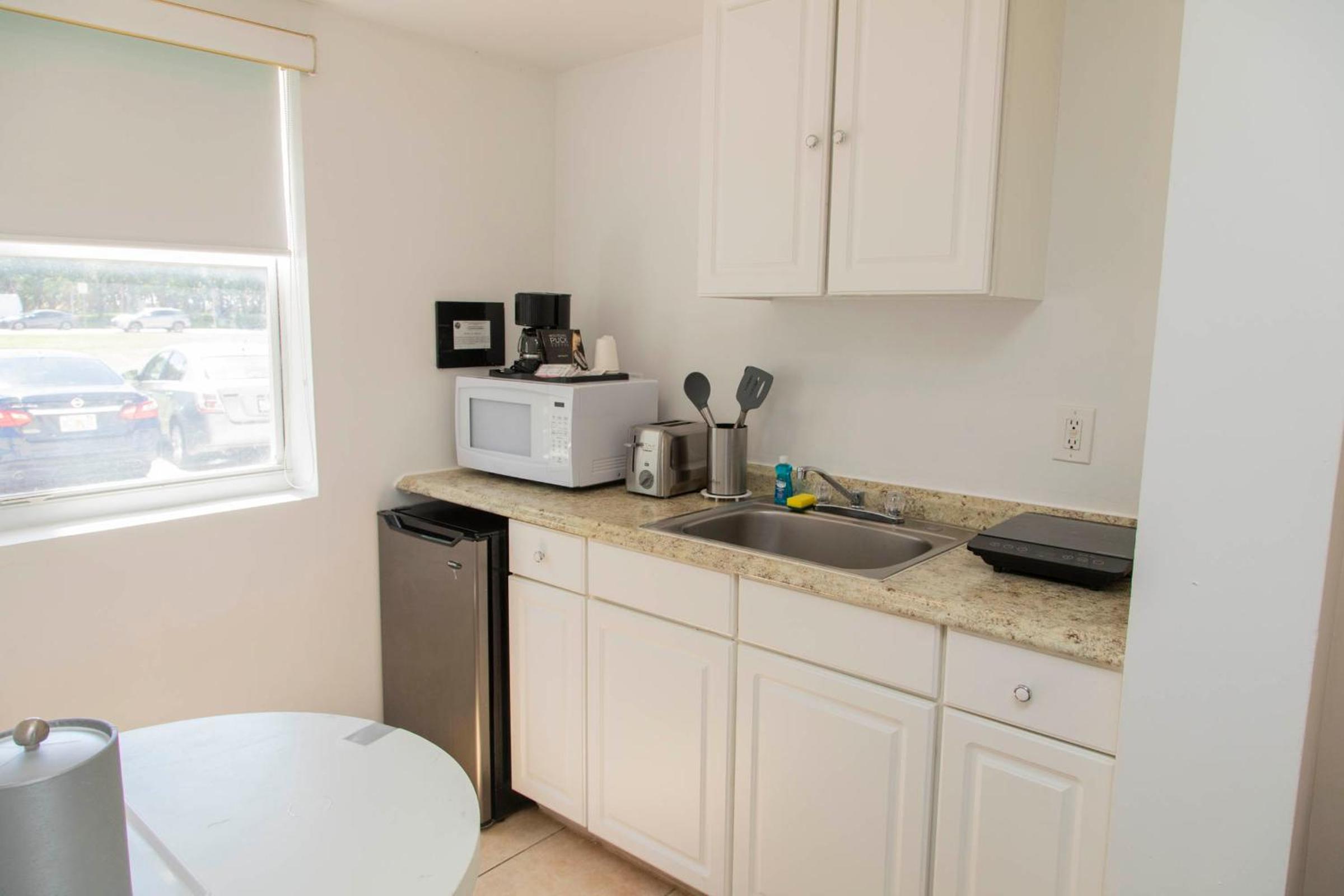 Superior Double Room with Two Double Beds and Kitchen - Free Parking - Photo 7