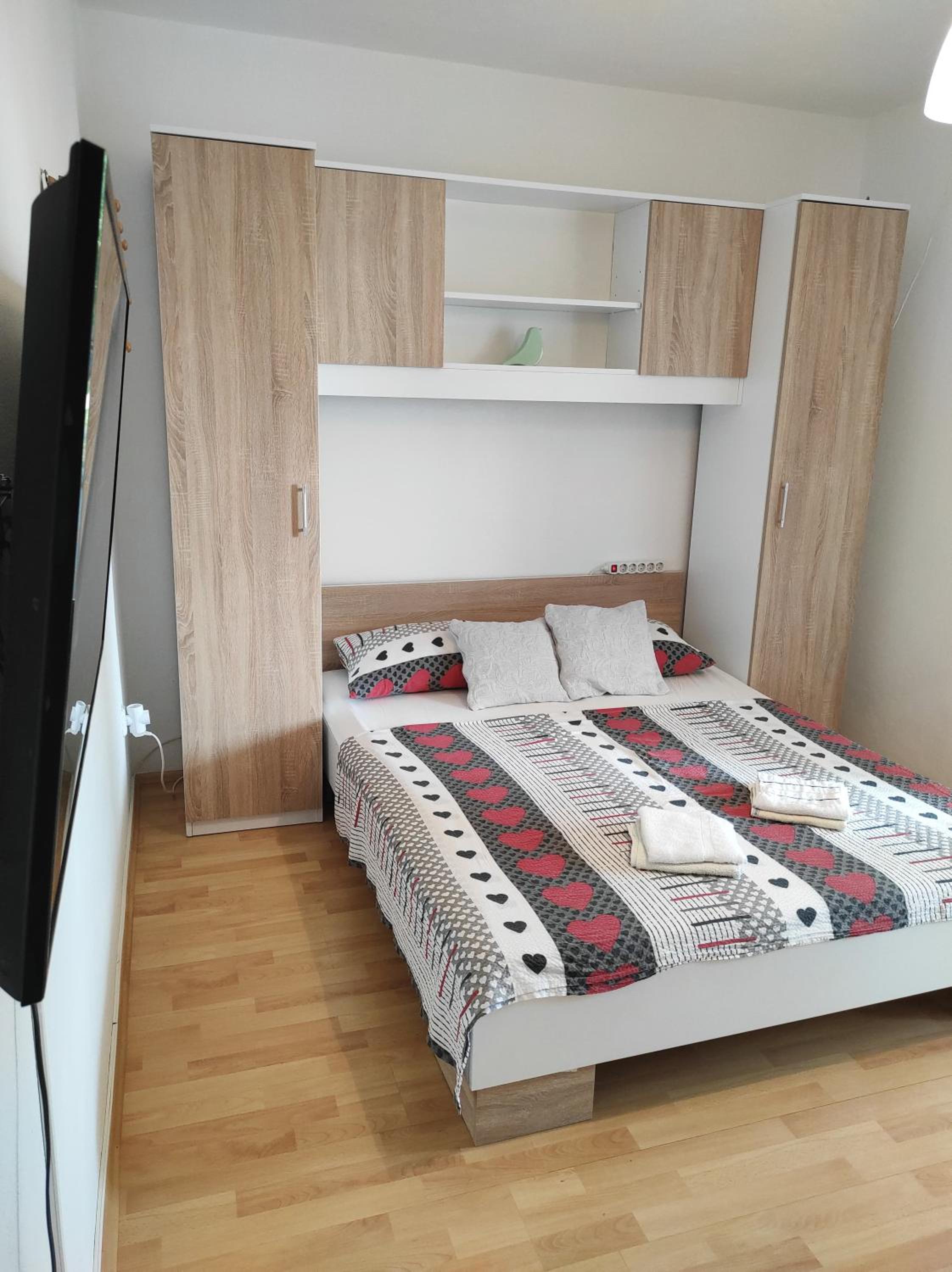 One-Bedroom Apartment photo 3