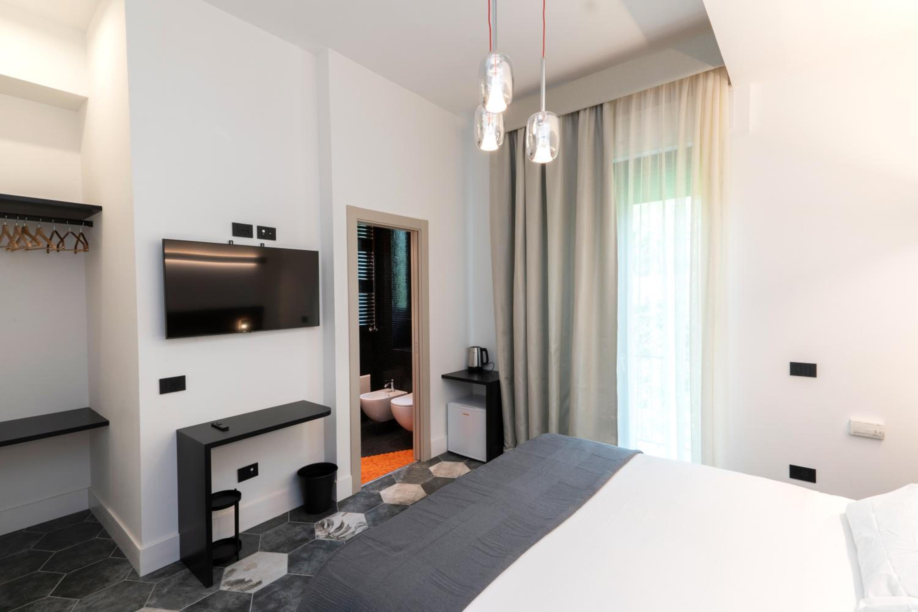King Room with Balcony photo 3