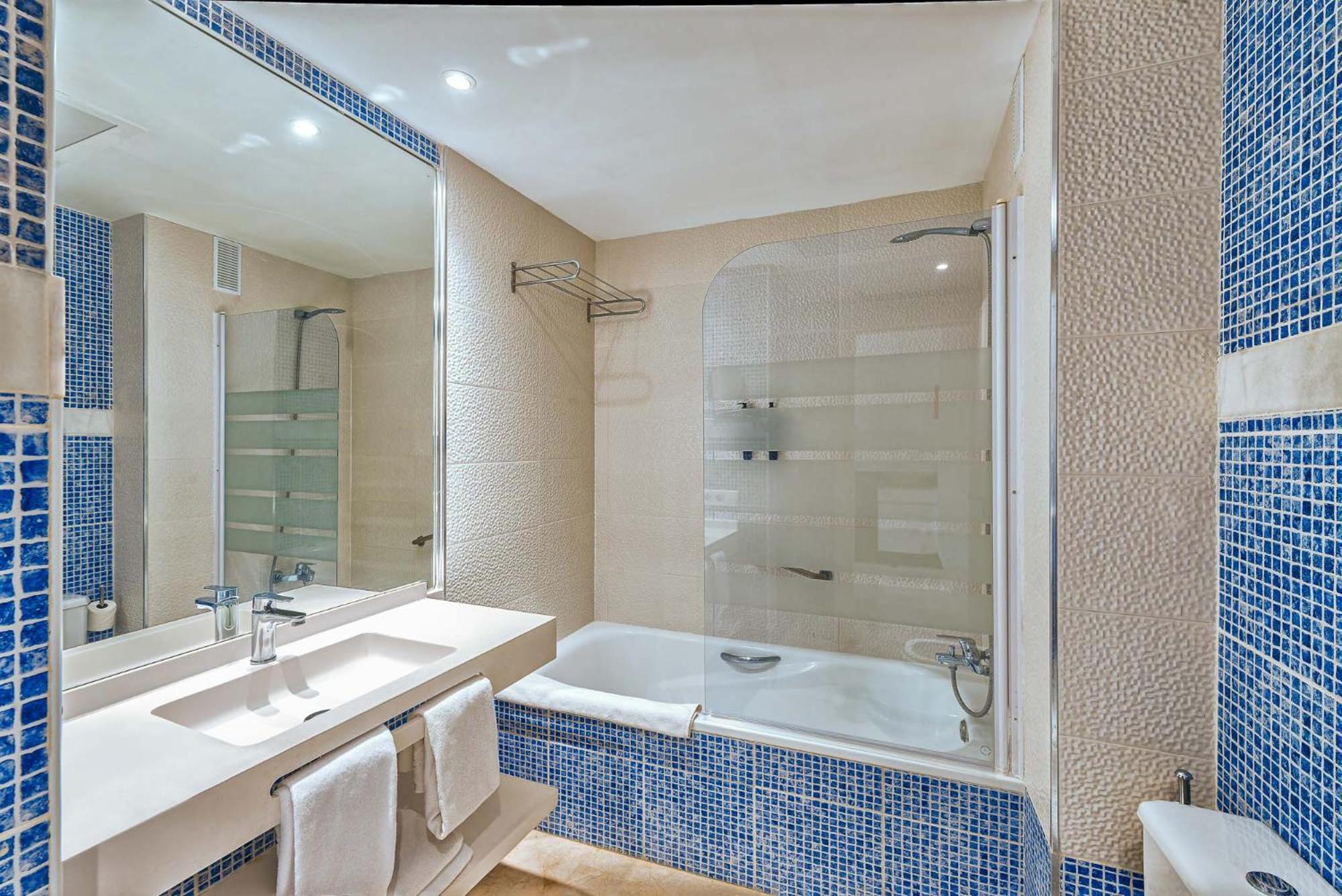 One-Bedroom Apartment (2 Adults)  - Photo 3