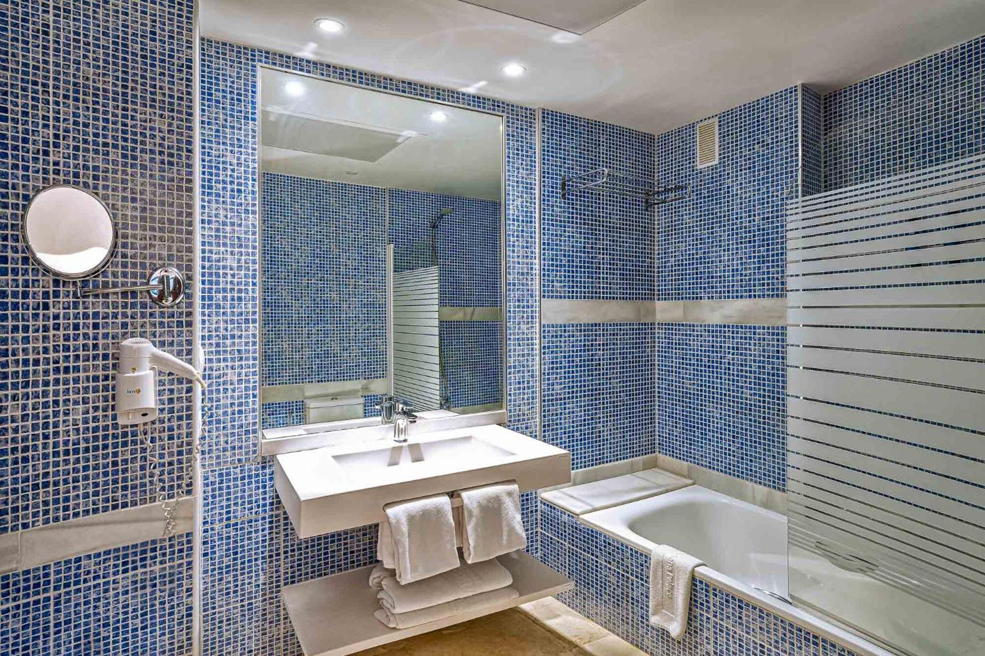 One-Bedroom Apartment (2 Adults)  - Photo 4