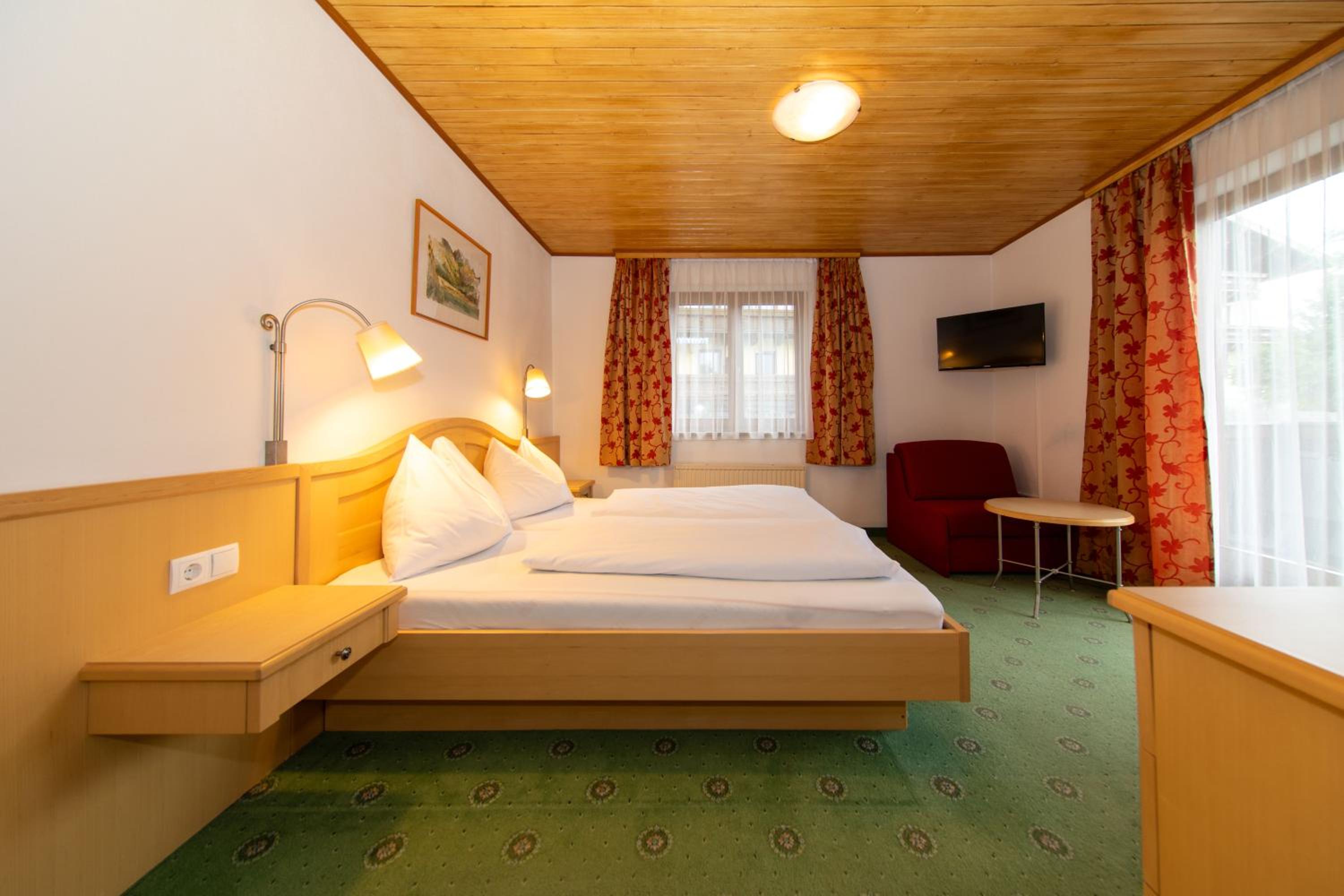 Triple Room - Photo 1