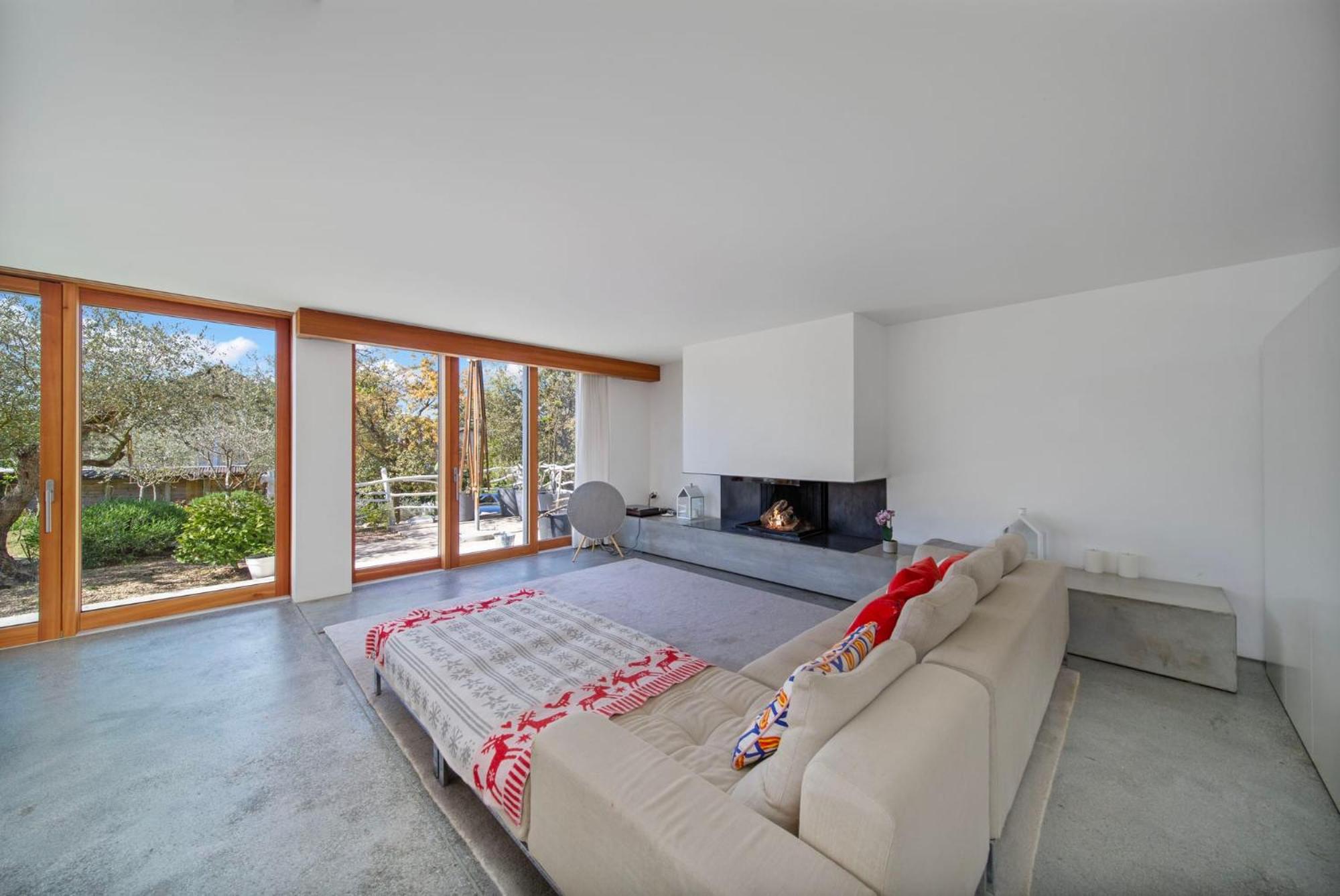 Villa photo 3