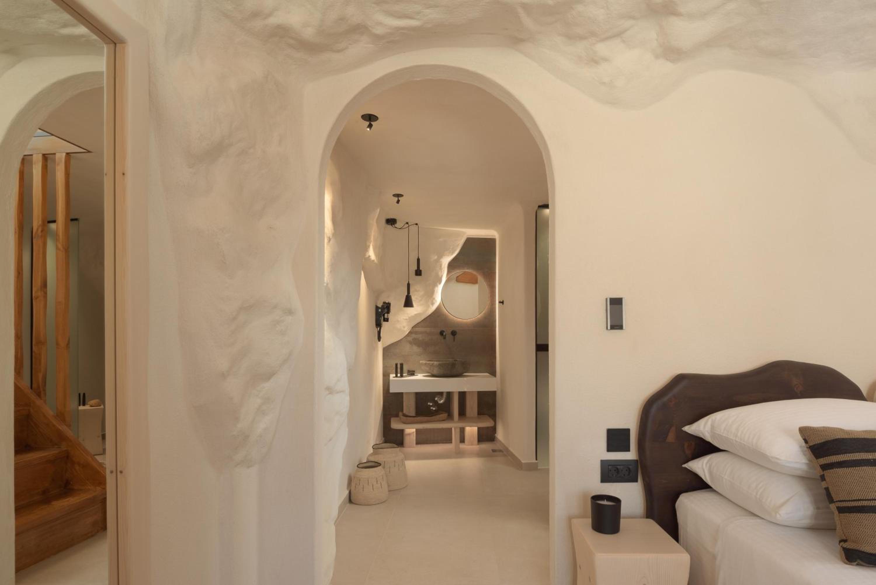 Deluxe Suite - Photo 2