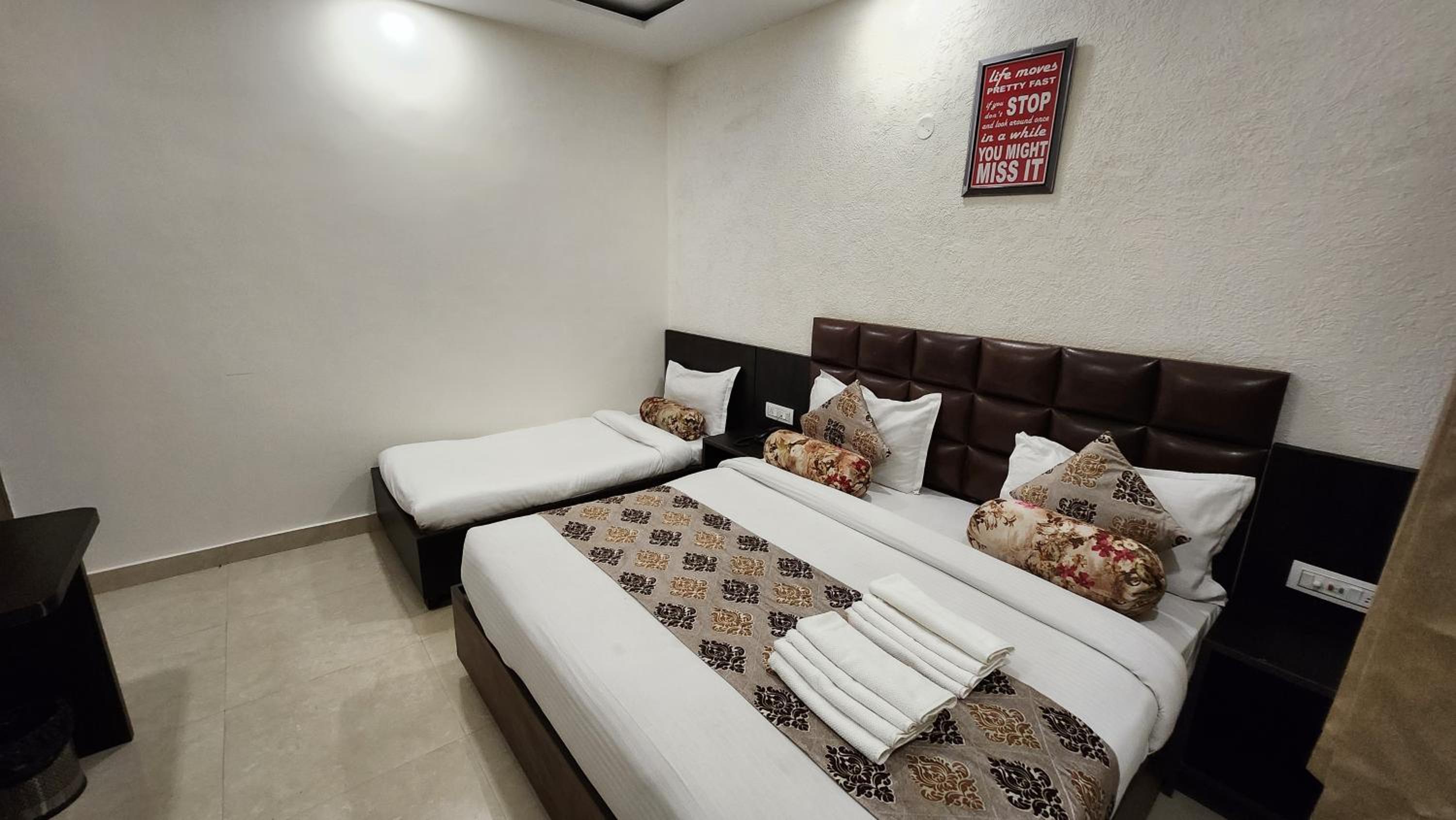 Deluxe Triple Room - Photo 4