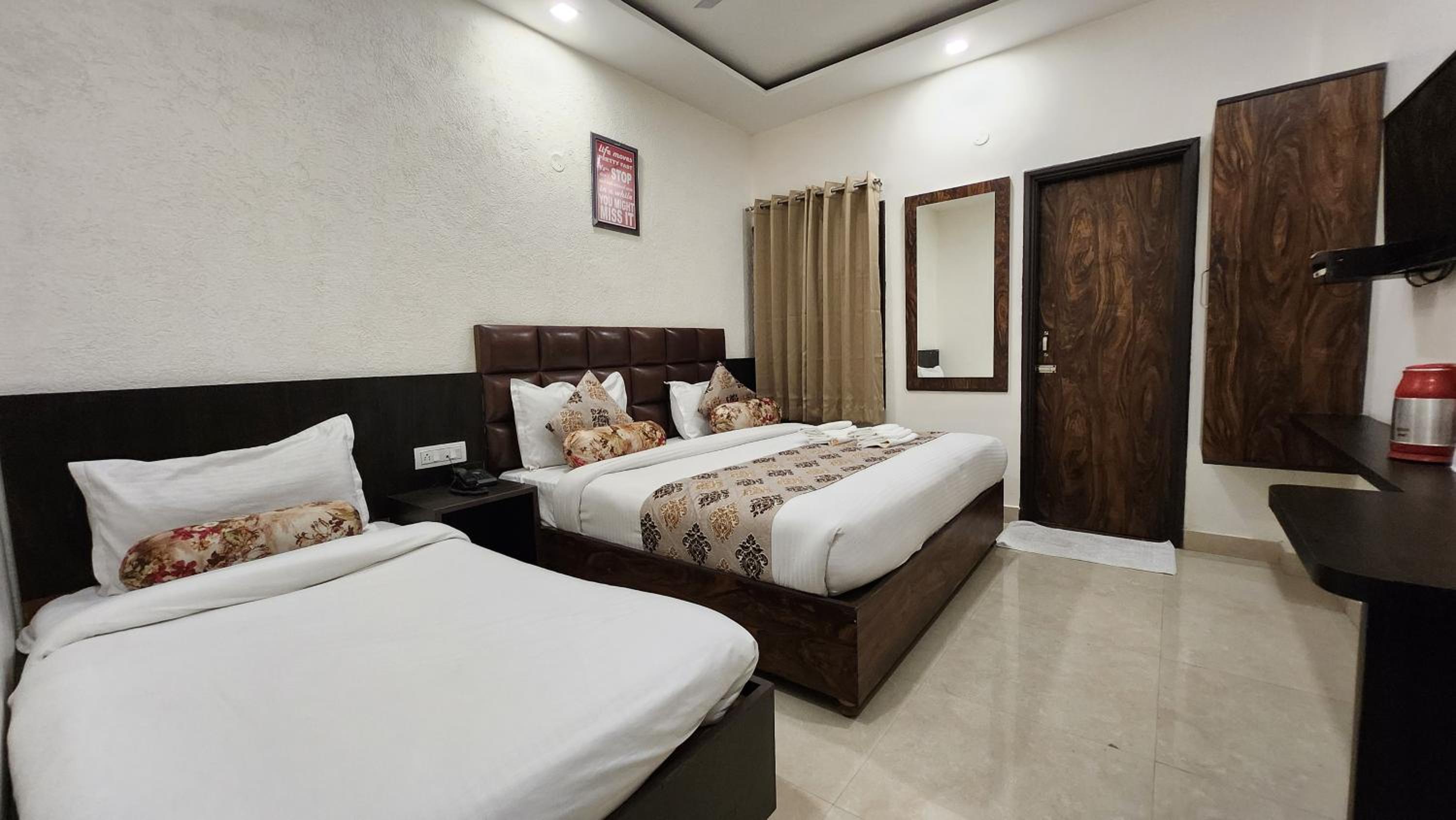 Deluxe Triple Room - Photo 1