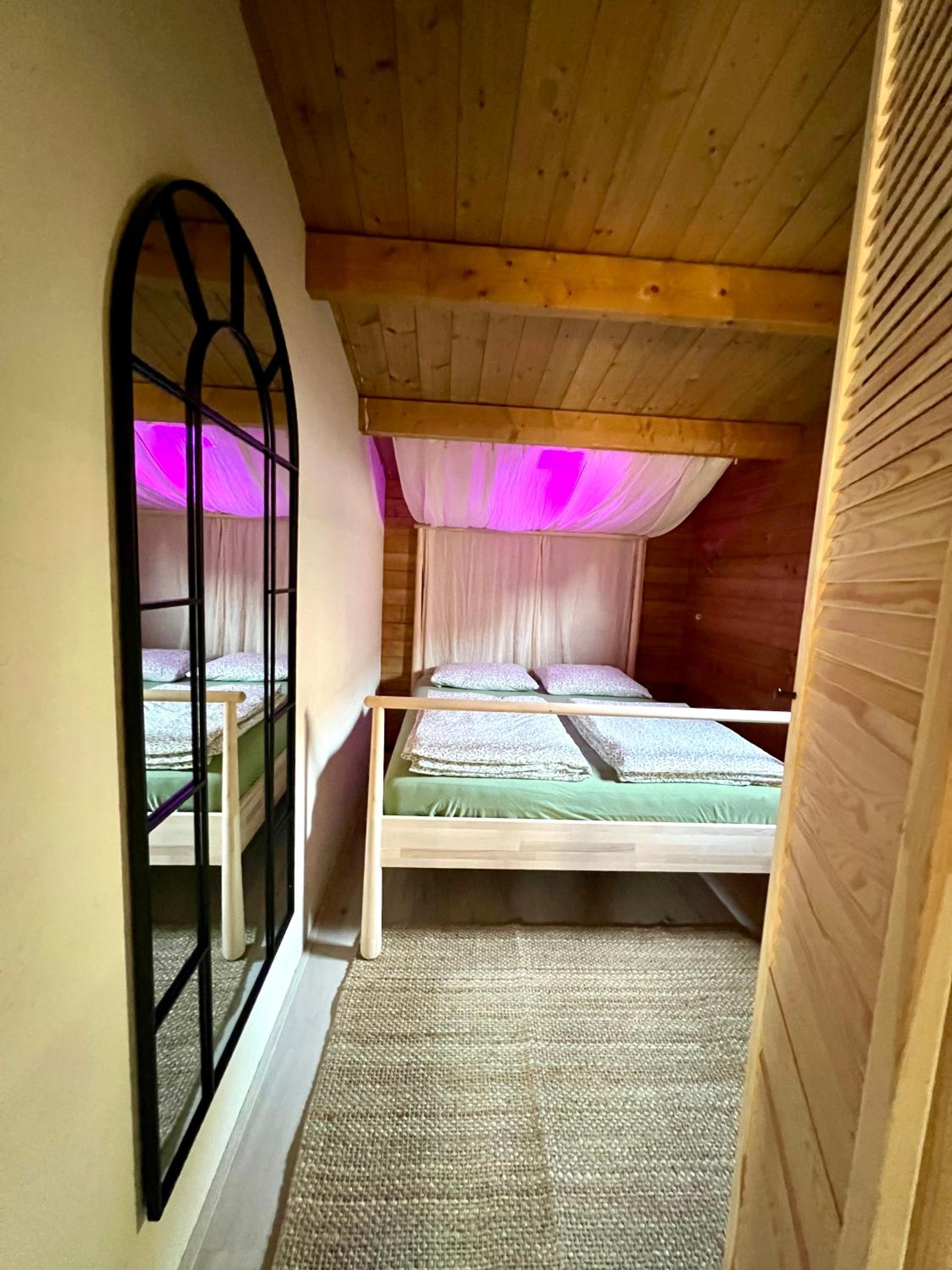 One-Bedroom House photo 1