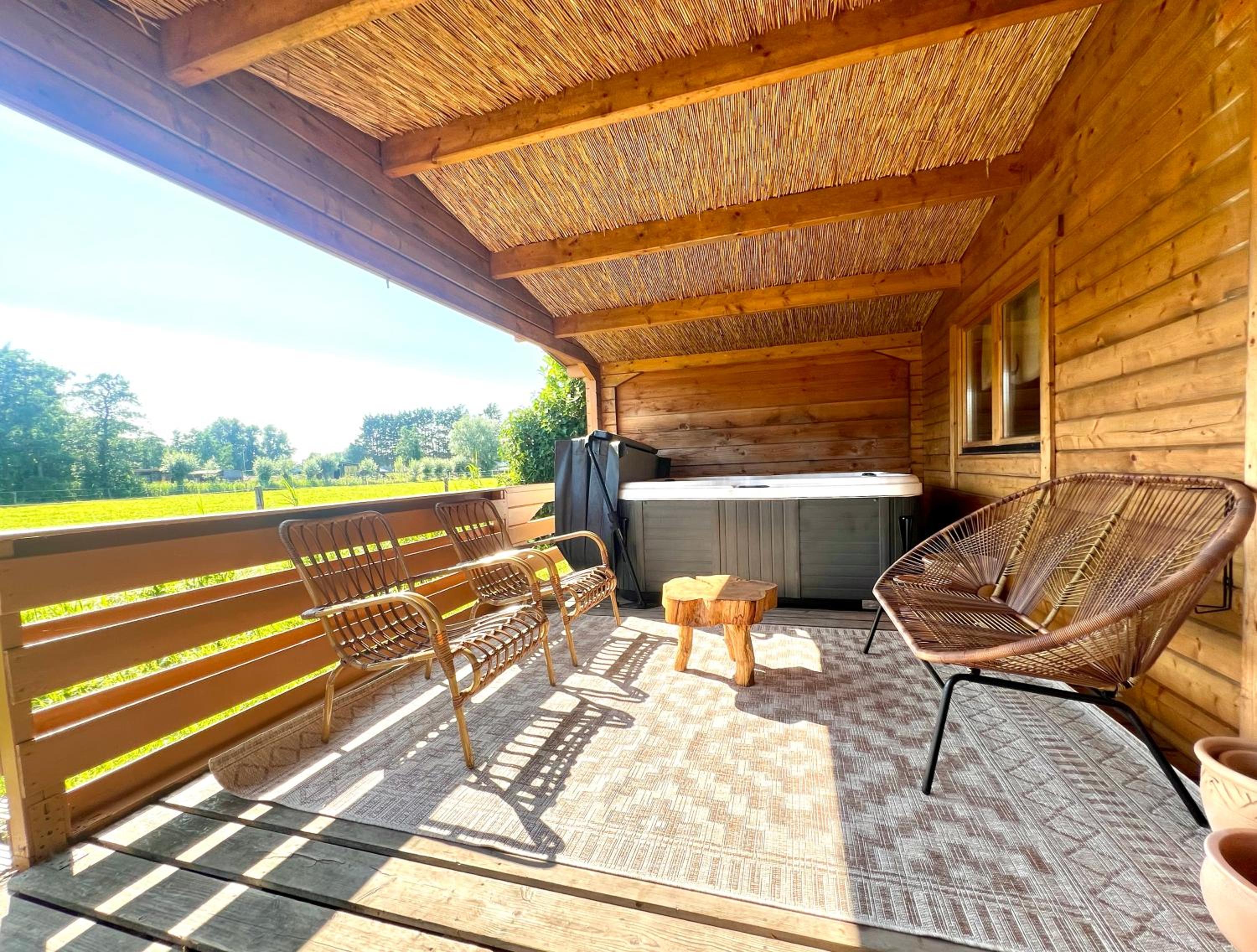 One-Bedroom House photo 2