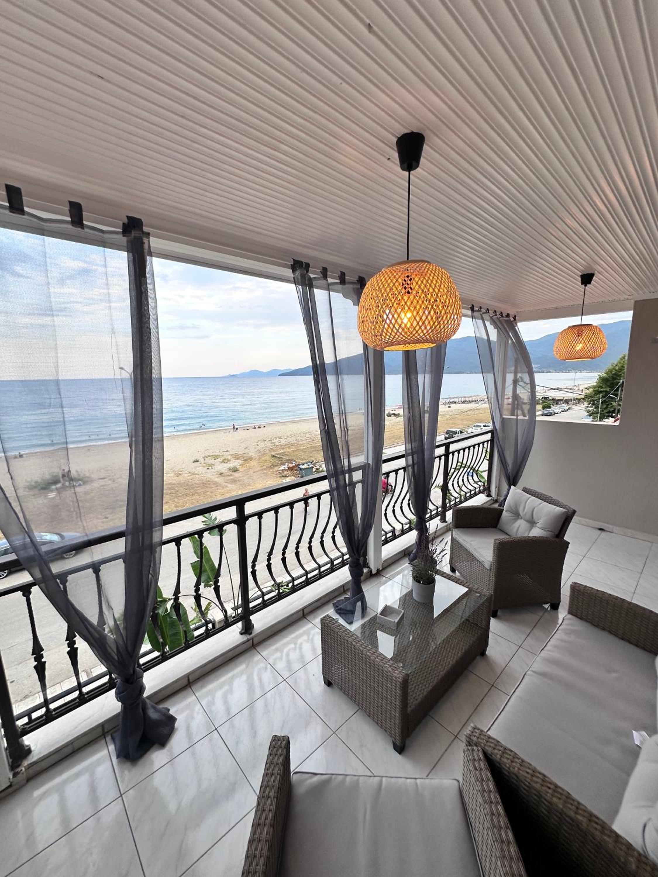 Three-Bedroom Apartment With Ocean View photo 2