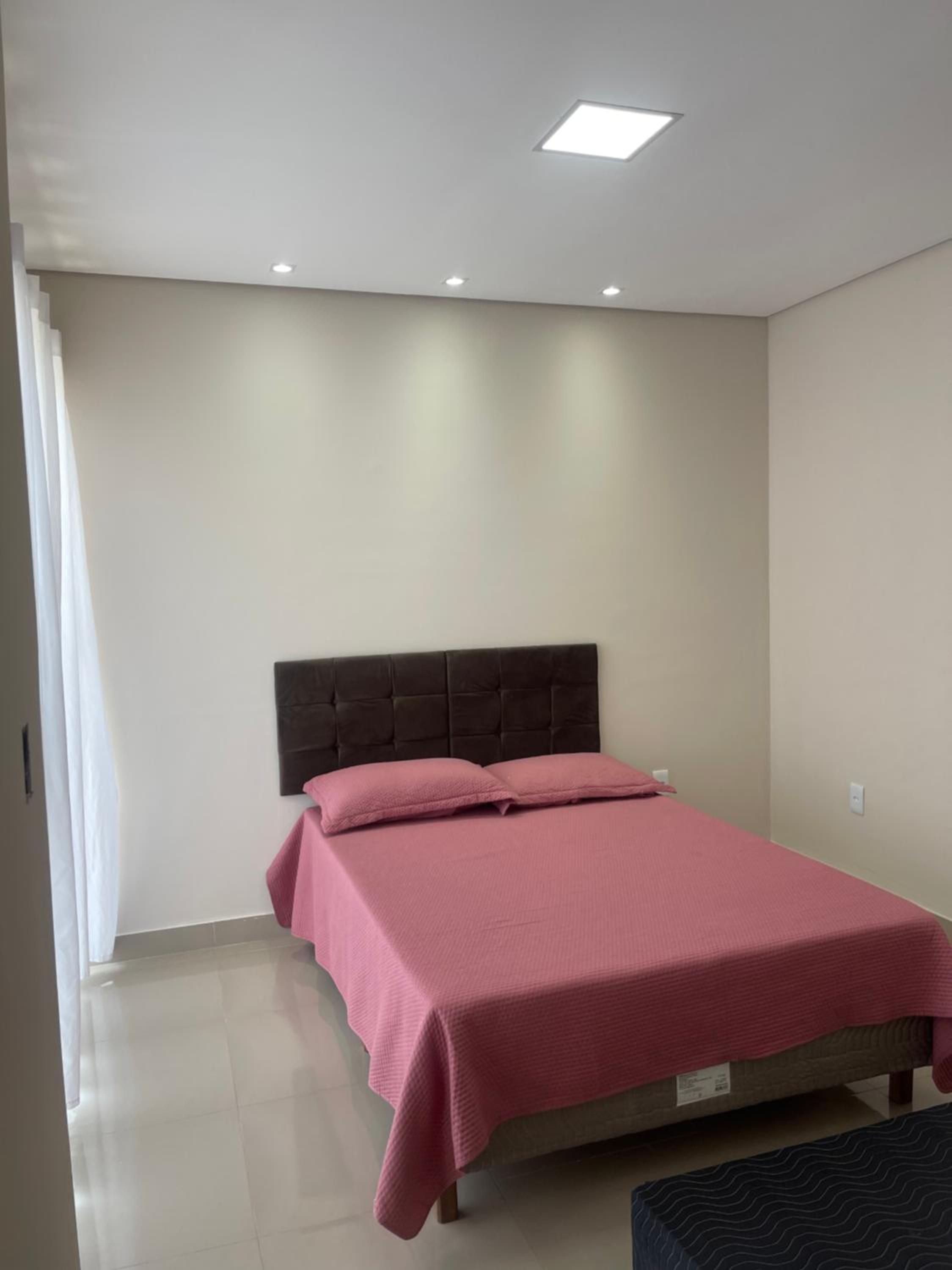 Seven-Bedroom House photo 1