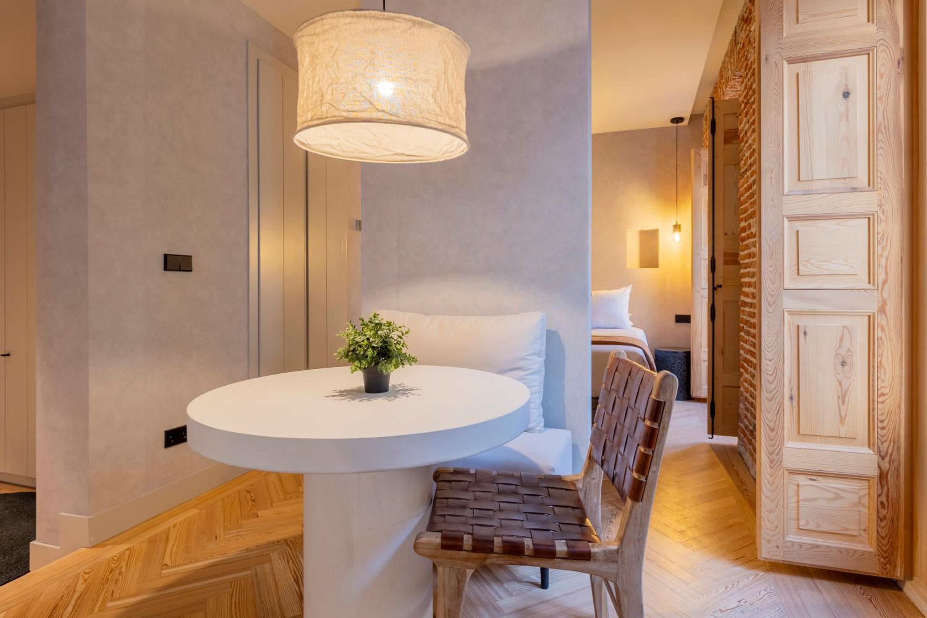 One-Bedroom Apartment with View photo 2