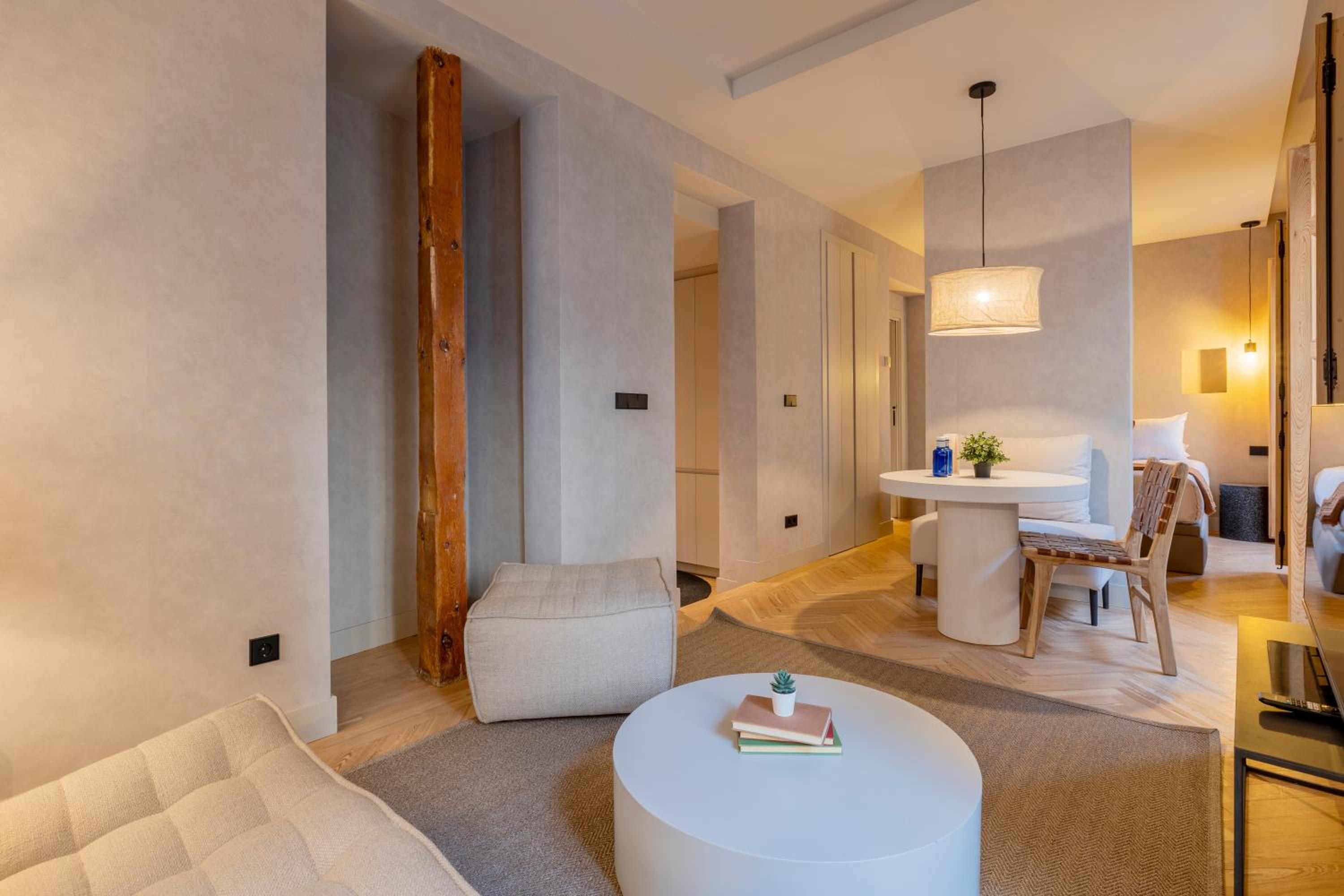 One-Bedroom Apartment with View photo 3