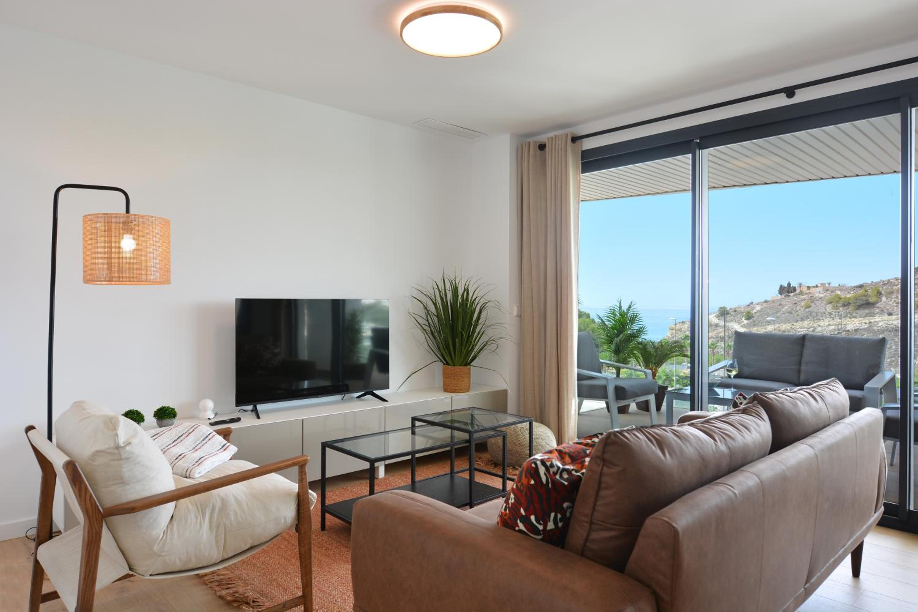 Apartamento de dos habitaciones con vista al mar