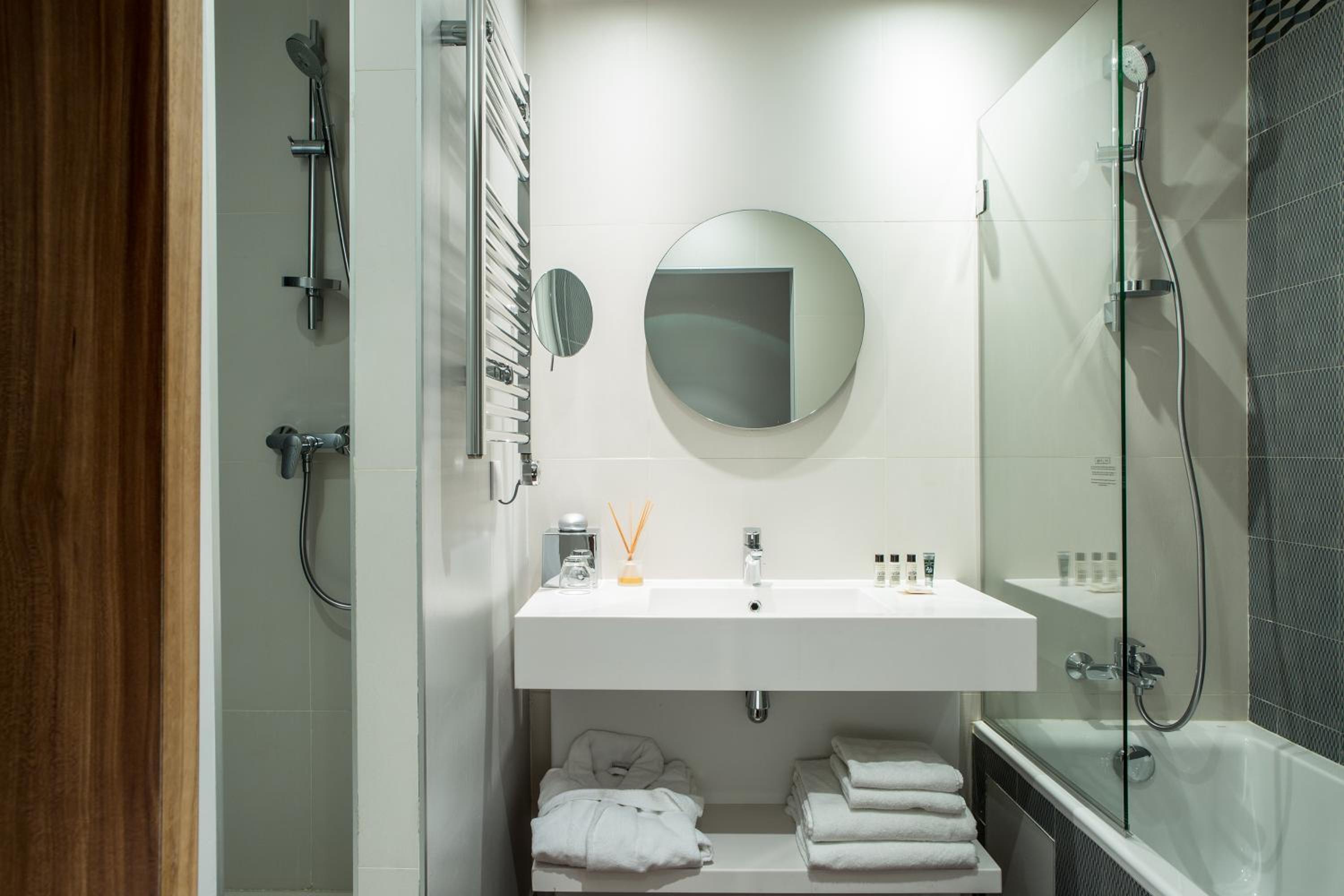 Classic Double or Twin Room - Photo 4