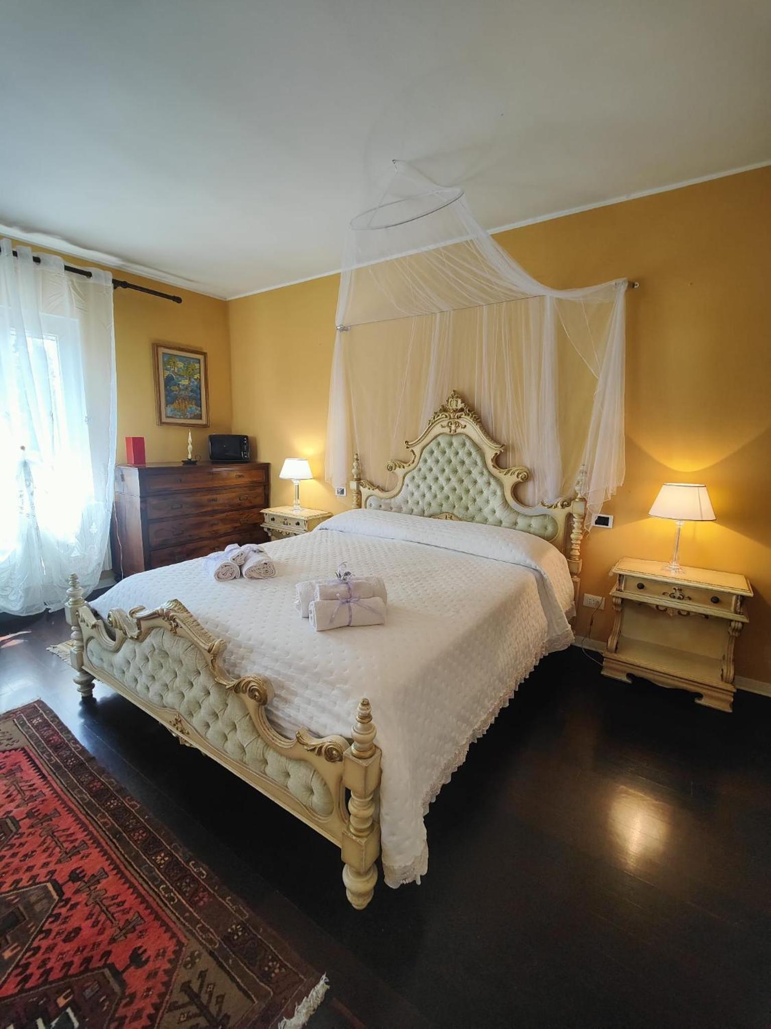 Large Double Room photo 1