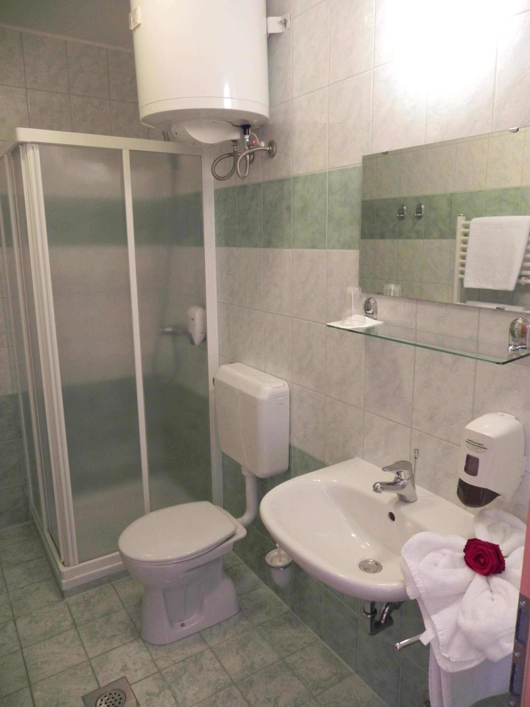 Single Room photo 3
