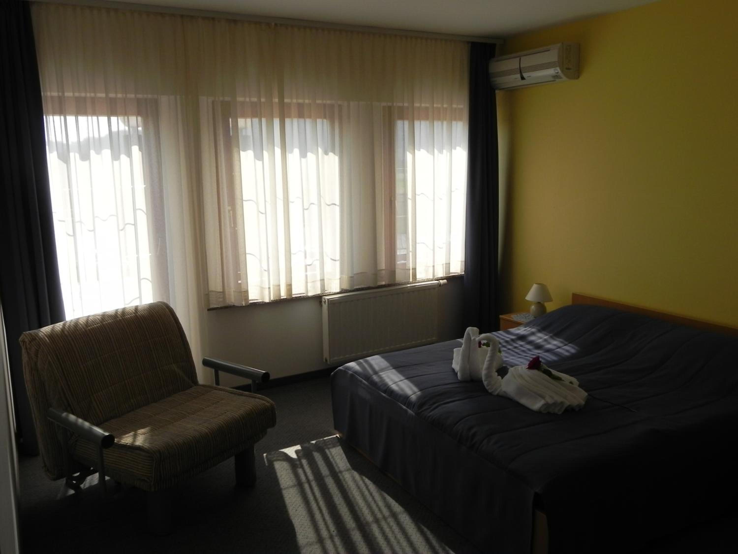 Classic Quadruple Room photo 2