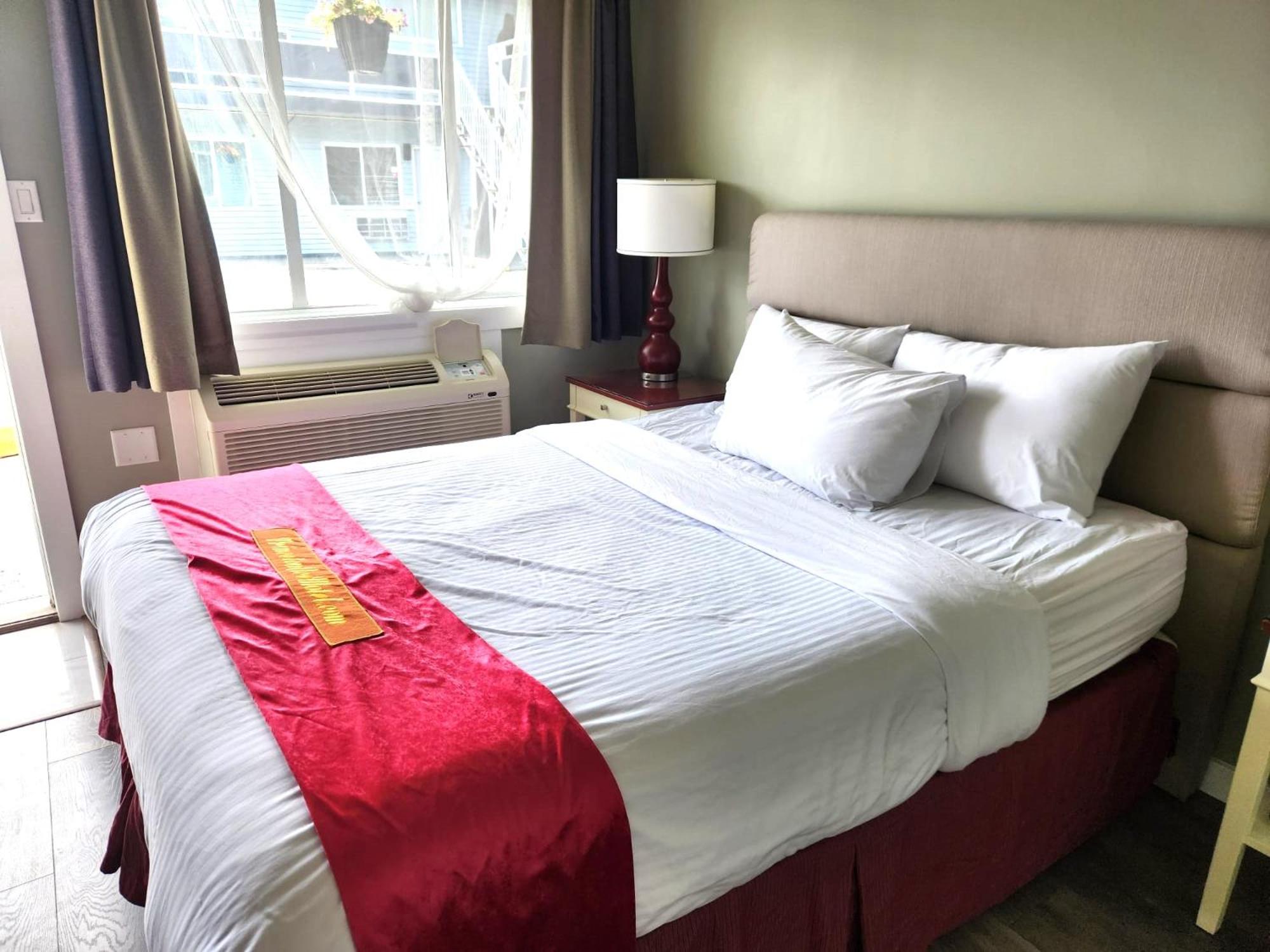 Standard King Room photo 1