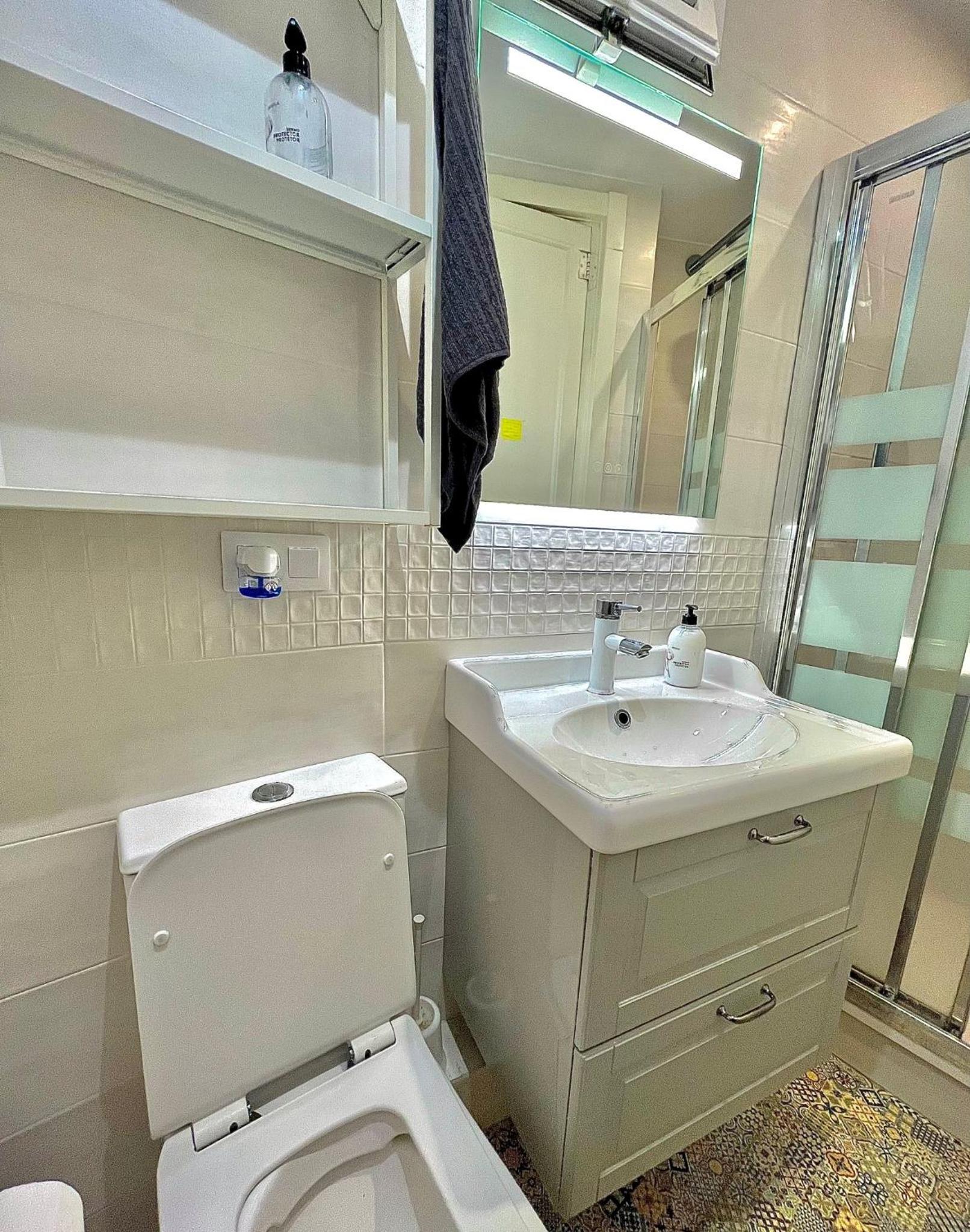 Double Room With Shared Bathroom photo 3