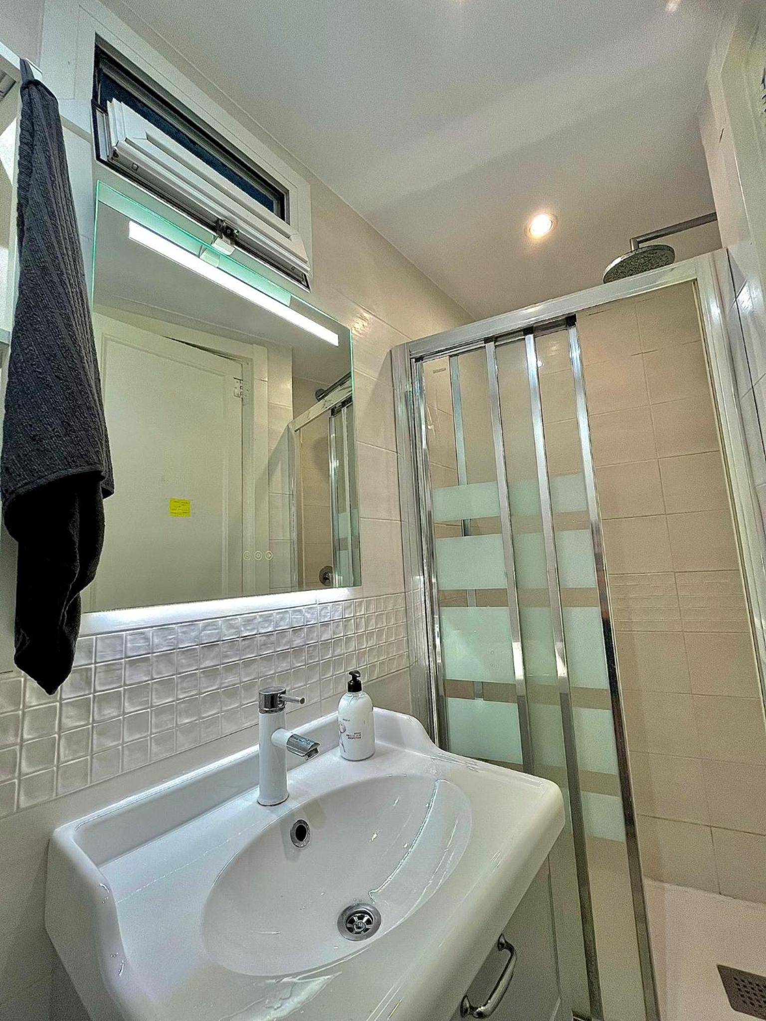 Standard Double Room With Shared Bathroom photo 3
