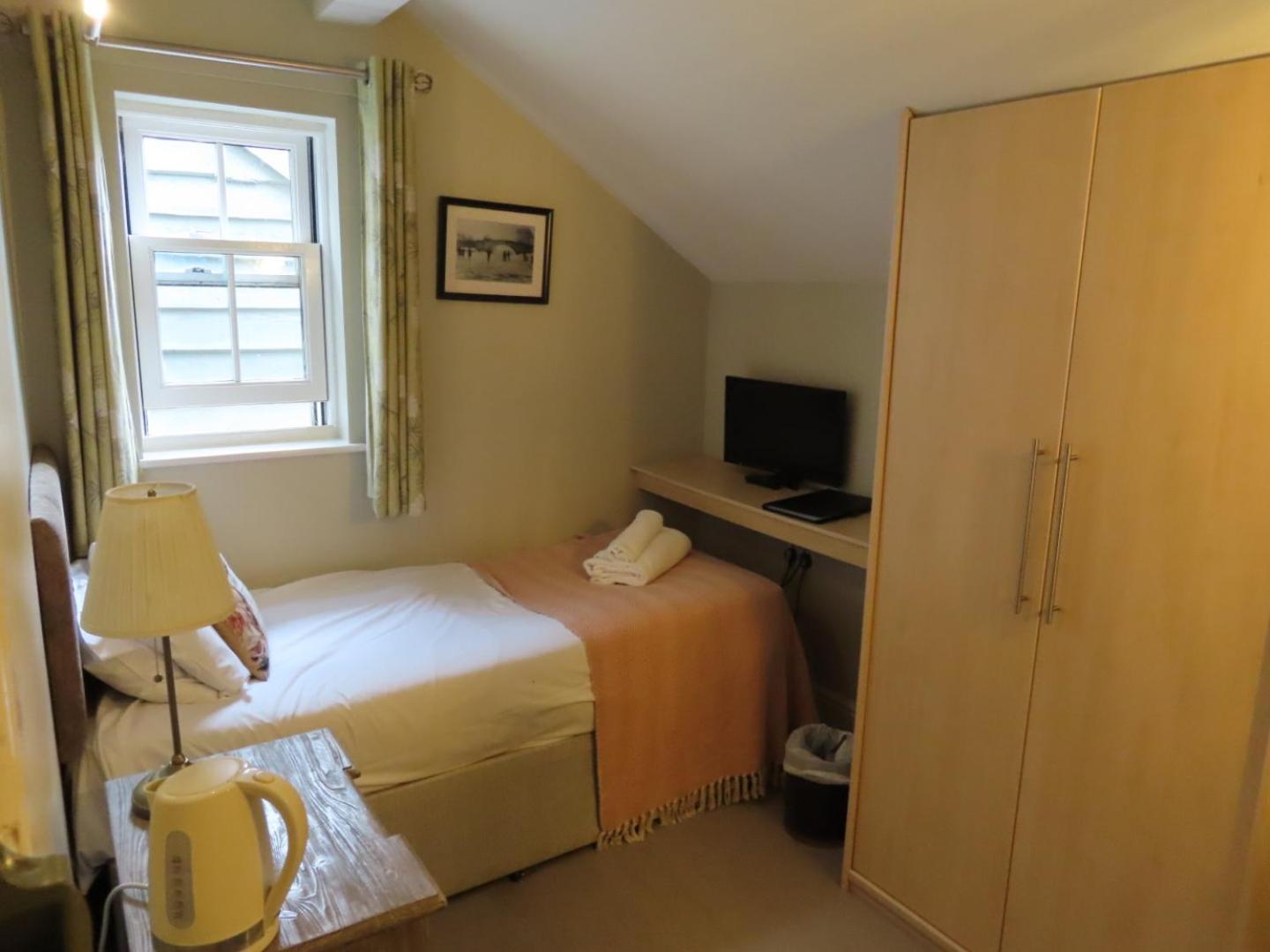 Single Room with Private Bathroom