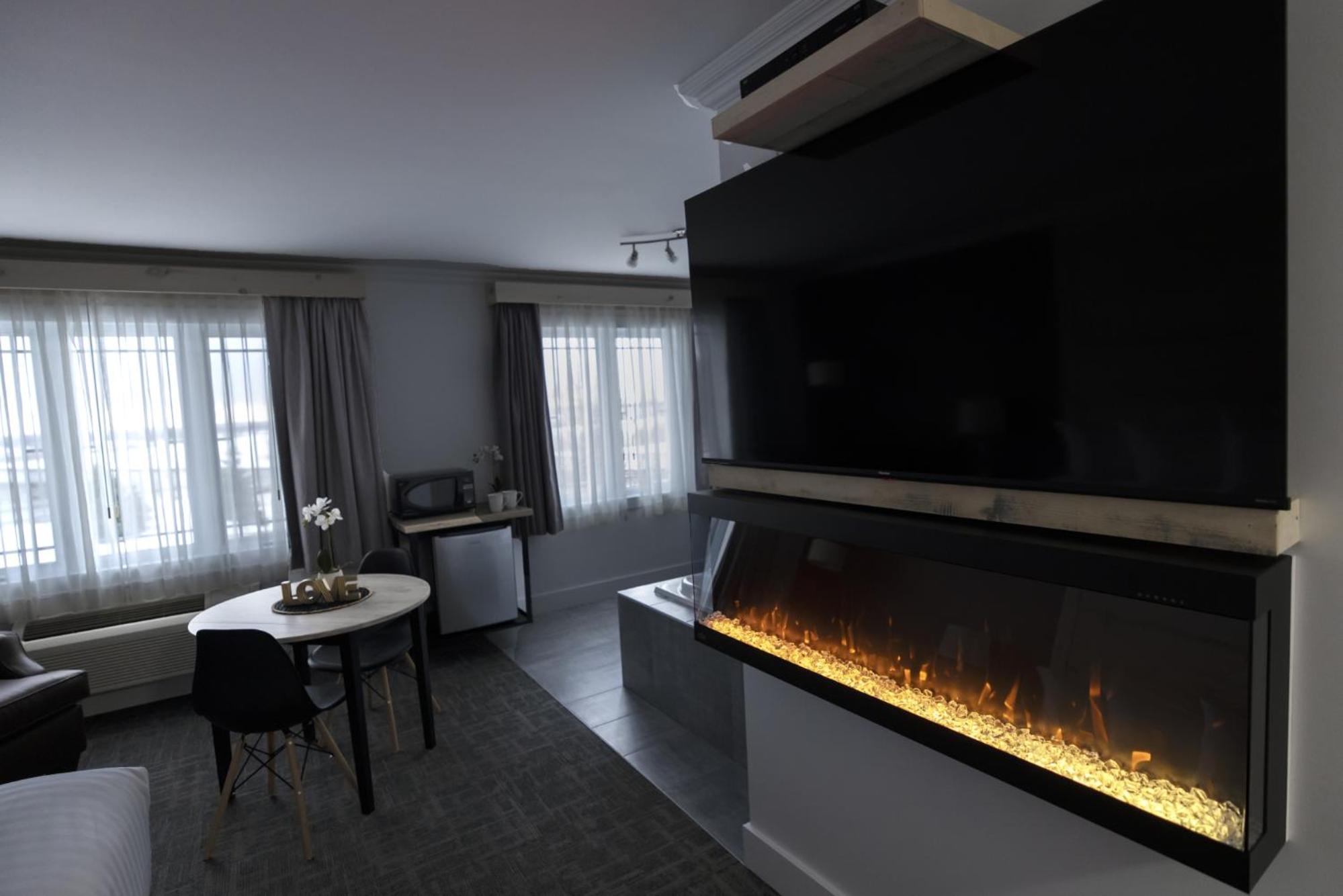 Deluxe Suite photo 2