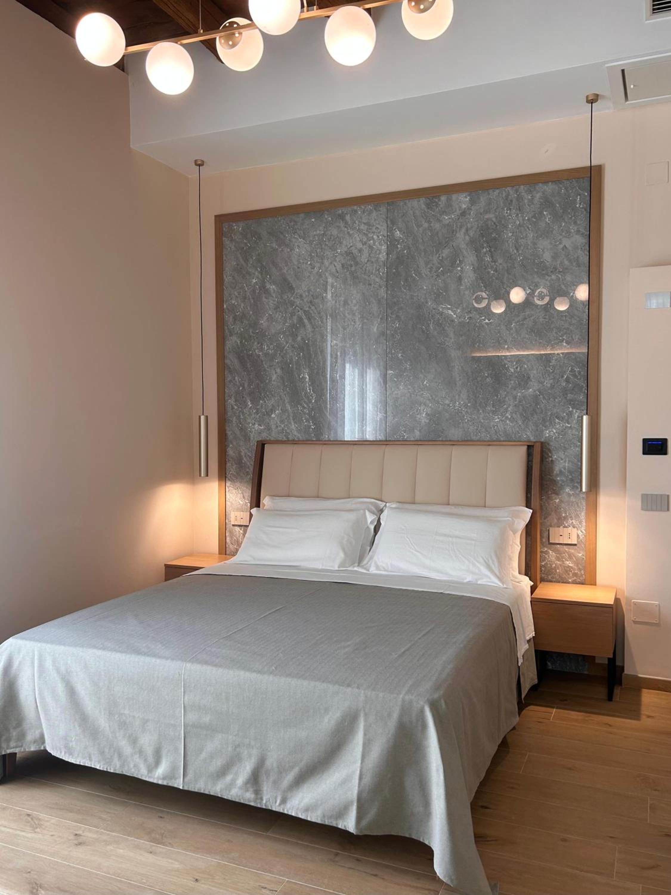 King Room with Balcony photo 1